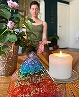 Vista 8 de Orgonite Crystal Pirámide de piedras preciosas de siete chakras hechas a mano - Pirámides de piedra curativa de chakras de orgón para meditación