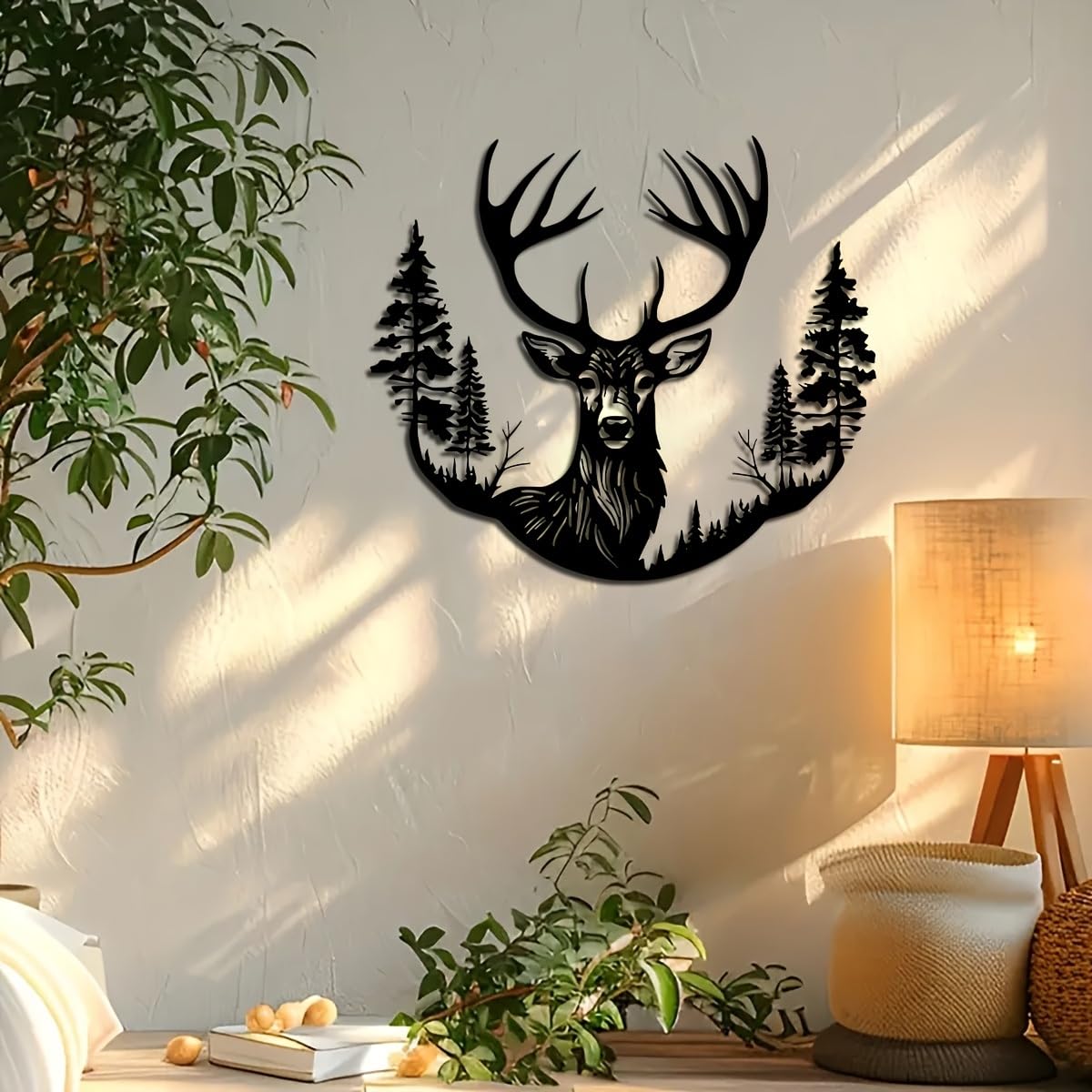 Decoración de pared abstracta contemporánea de metal con ciervo y árbol - 40 x 35,5 cm. Escena rústica de bosque de hierro con majestuoso ciervo. Para interiores y exteriores, ideal para el hogar