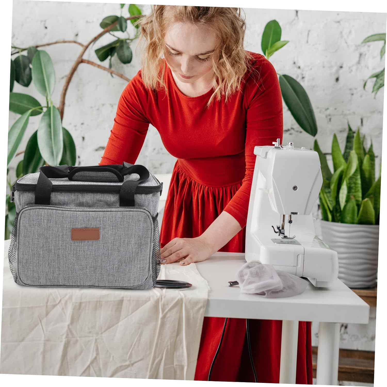 Wear Resistant Small Sewing Machine Storage Bag Travel Carrying Case for Outdoor Use with High Capacity Dust and Moisture Protection