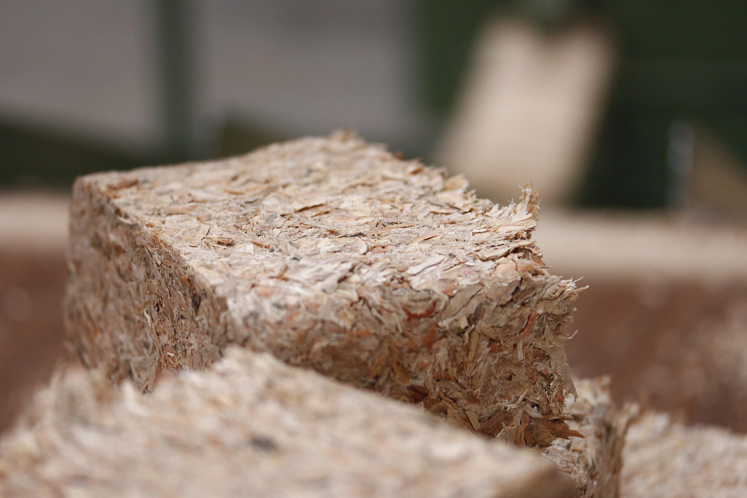 Briquetas de Madera Fabricadas con Astilla prensada - Caja de 12 Unidades