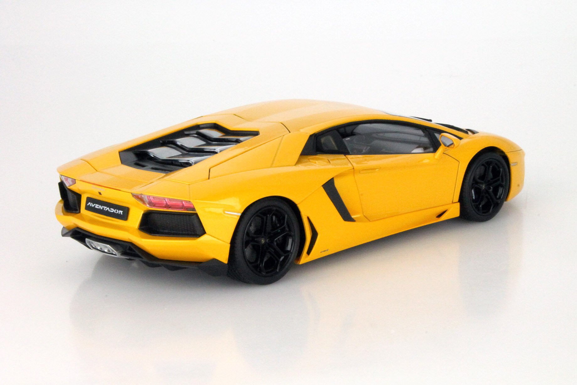Lamborghini Aventador LP700-4 Orange 1/18 - Collection