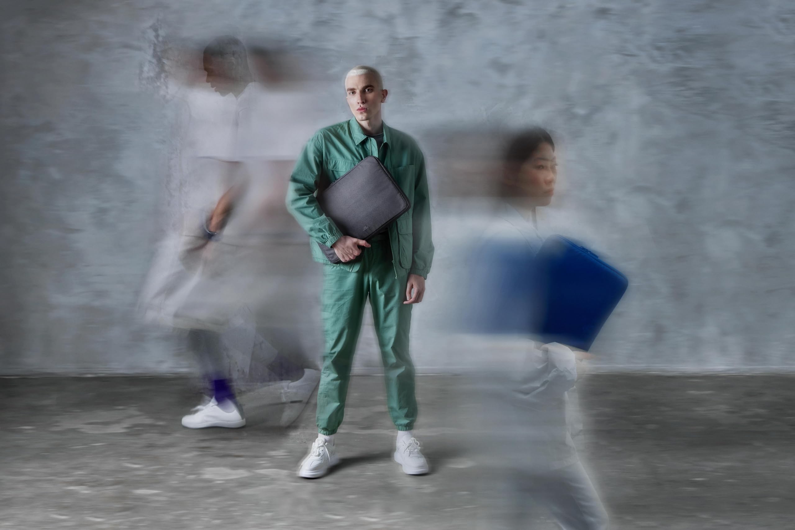 RIVACASE ECO Custodia per computer portatile da 15,6 pollici, 39,5 x 27,5 x 3,5 cm, per uomo e donna, impermeabile, per computer, per lavoro, università, viaggi