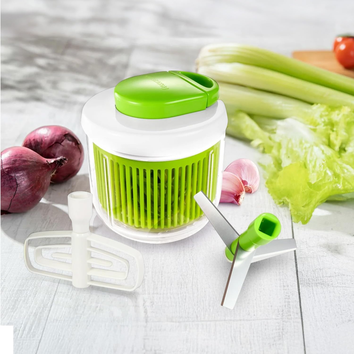 Avilia Utensile Multifunzionale Tritatutto Manuale con Frusta e Cestello - Lame in Acciaio Inox Ideale per Tritare Molti Alimenti e Preparare Anche Salse o Centrifughe - Facile da Usare e da Lavare