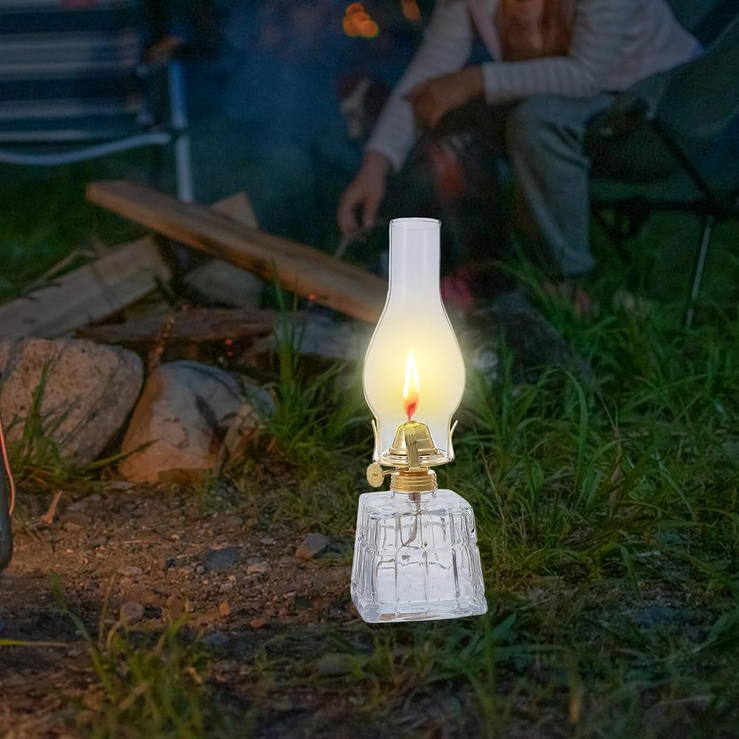 Vintage Square Kerosene Lamp Lantern Glass Oil Lamp Windproof Rustic Indoor Outdoor Hurricane Lantern for Home Decor and Emergency Lighting