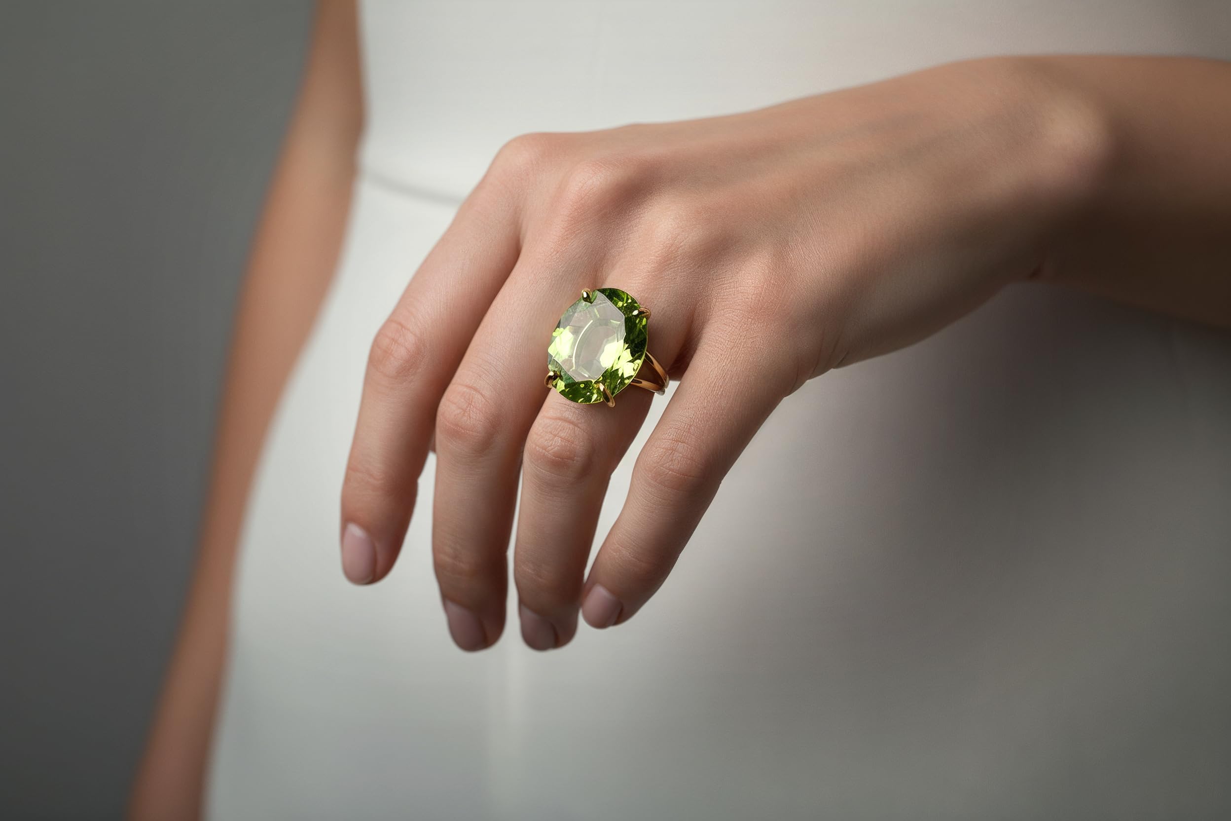 Anillo de Peridoto Hecho a Mano - Anillo de Piedra Natural en Oro de 14k - Elegante Anillo de Declaración Anillo de Compromiso de Novia de Fiesta de Bohemia - Regalo de Joyería Artesanal para Mujer