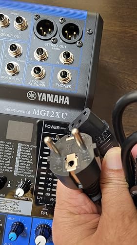 Amazon | Yamaha MG12XU 12-Input 4-Bus Mixer with Effects by Yamaha