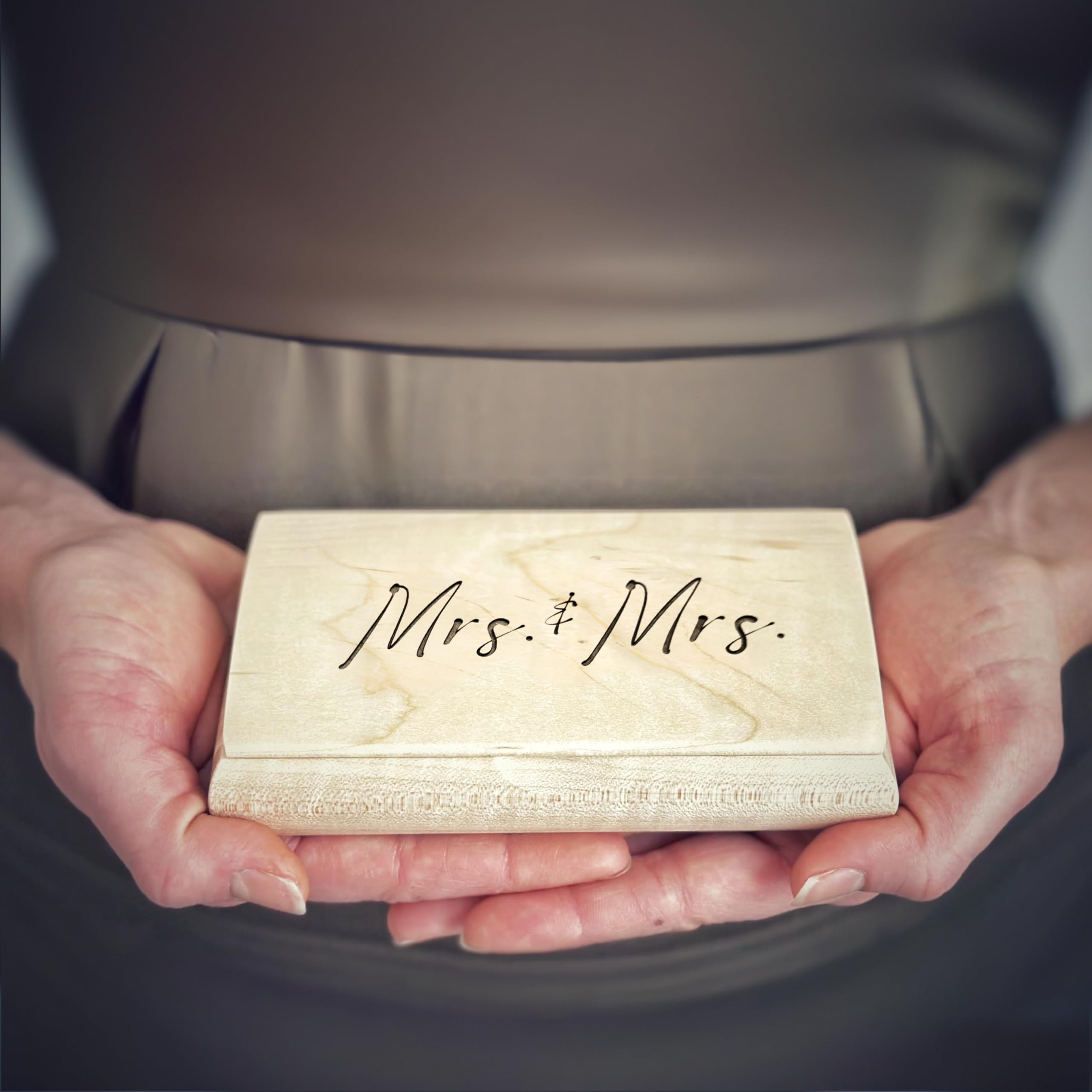 Mikutowski Woodworking Caja de recuerdos de madera para recién casados, regalo de aniversario o inauguración de la casa para parejas gay, hecha a mano en los Estados Unidos, USA-08MRSMRS