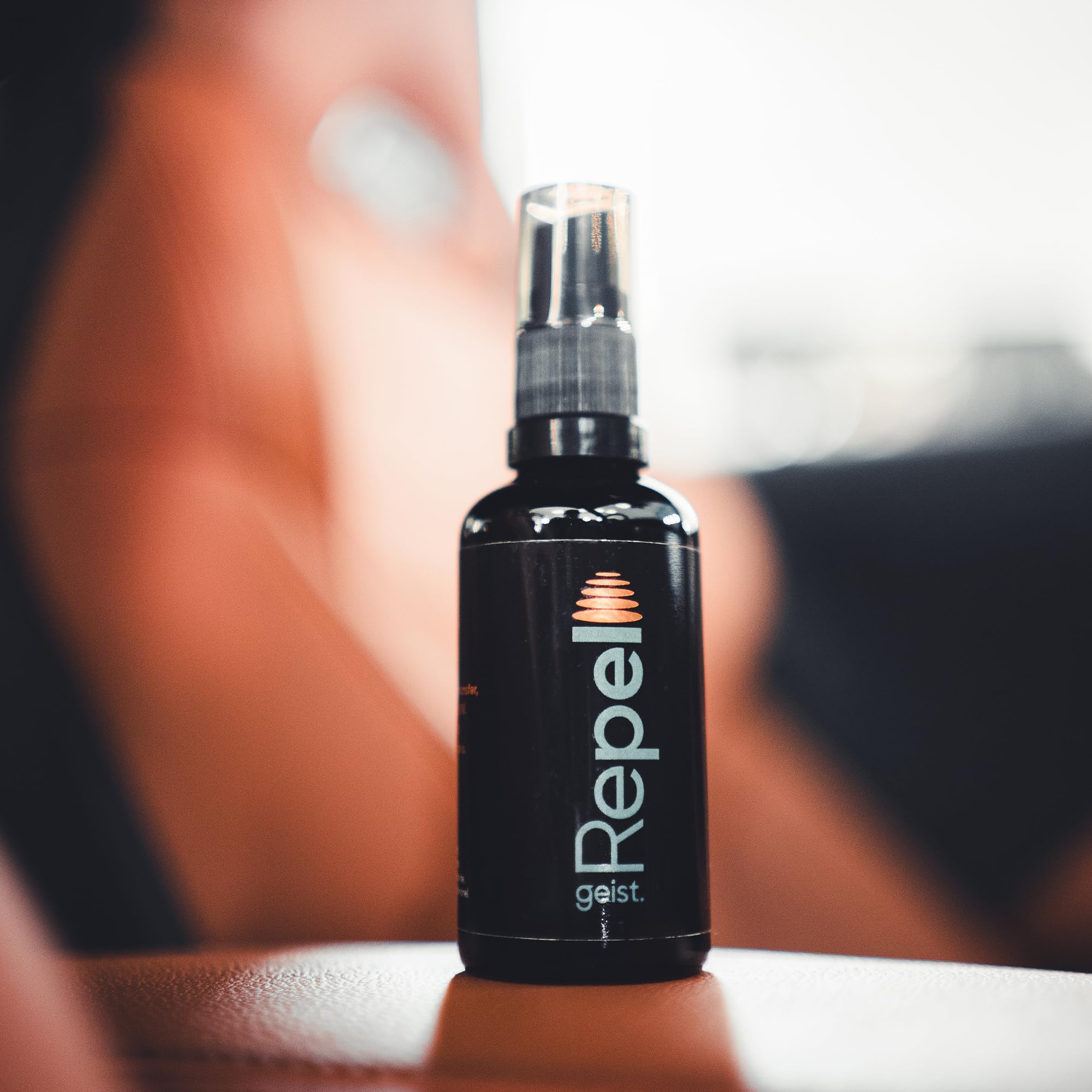 Geist. Repel | Recubrimiento de polímero híbrido sin disolventes para Cuero | Repele contra la Transferencia de Tinte, raspaduras y sequedad | 50ml