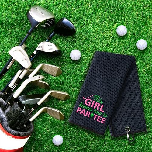 Miniatura 4 de DYJYBMY This Girl Know How to Par Tee - Toalla de golf bordada de color negro real para bolsas de golf con clip, regalos de golf para hombres y