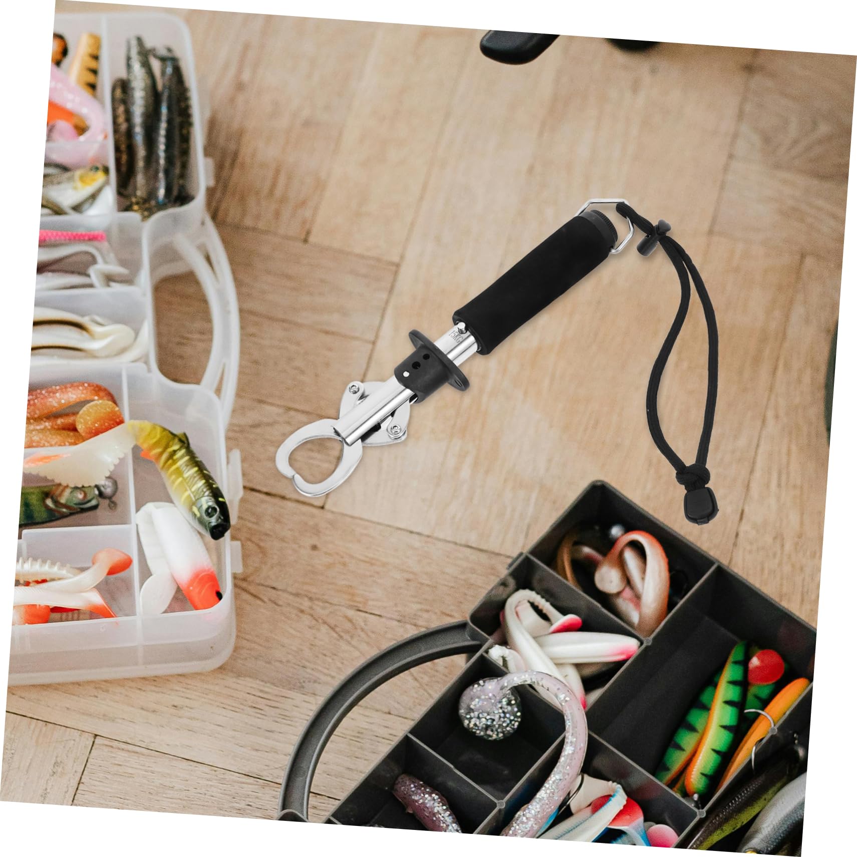 MUCKLILY 15kg Portable Fish Gripper Sturdy Fishing Plier Fish Lip Gripper Fishing Tool Weighing Function