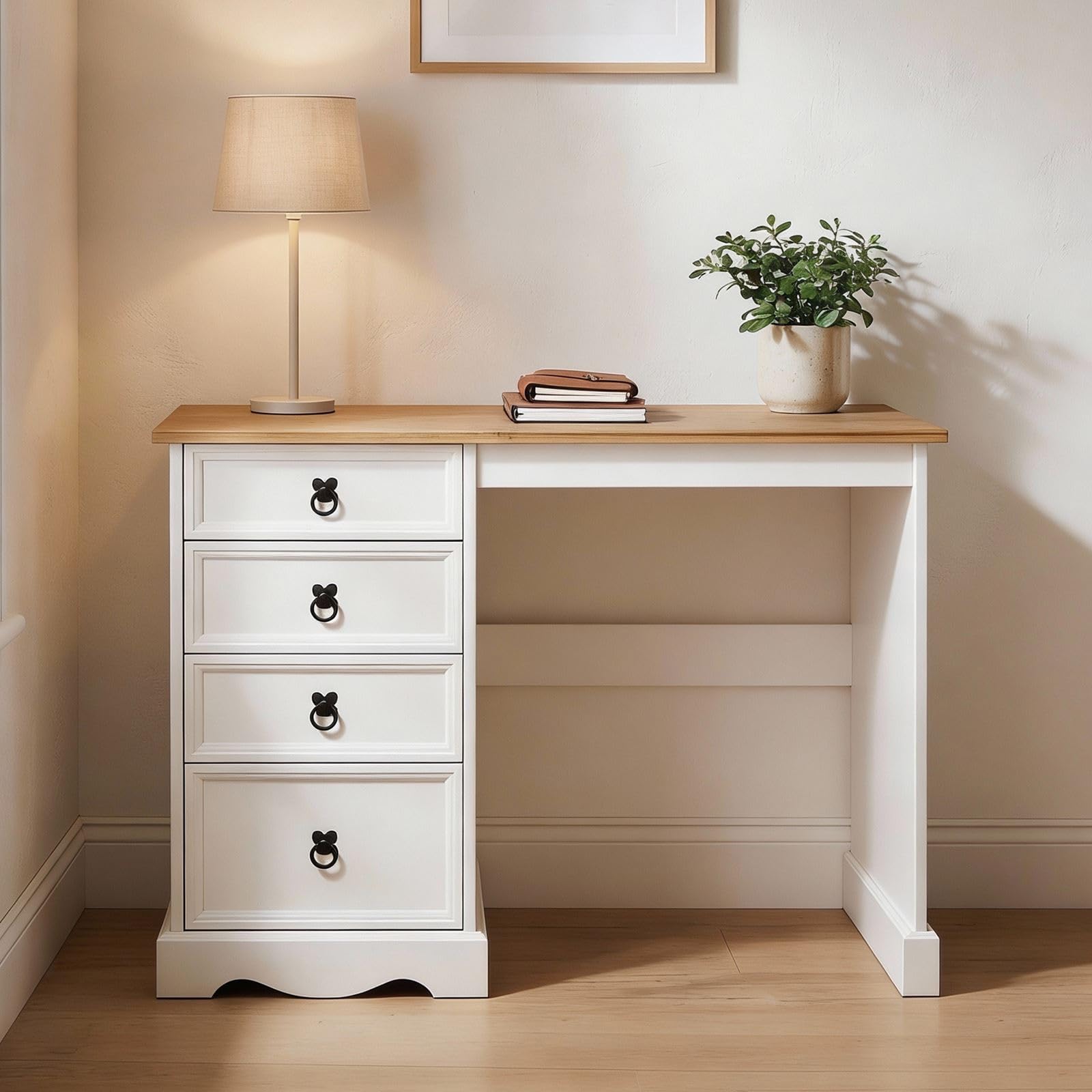 CARO-Möbel Schreibtisch Campo im Landhausstil, eleganter Tisch aus massiver Kiefer, Bürotisch mit Schubladen