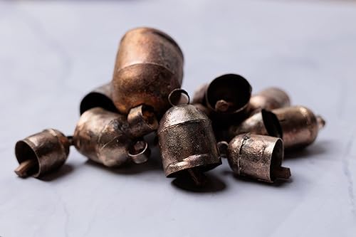Vista 7 de metalart Campanas de hojalata indias vintage hechas a mano, campanillas rústicas con madera para manualidades, aniversario, ganado, fiesta