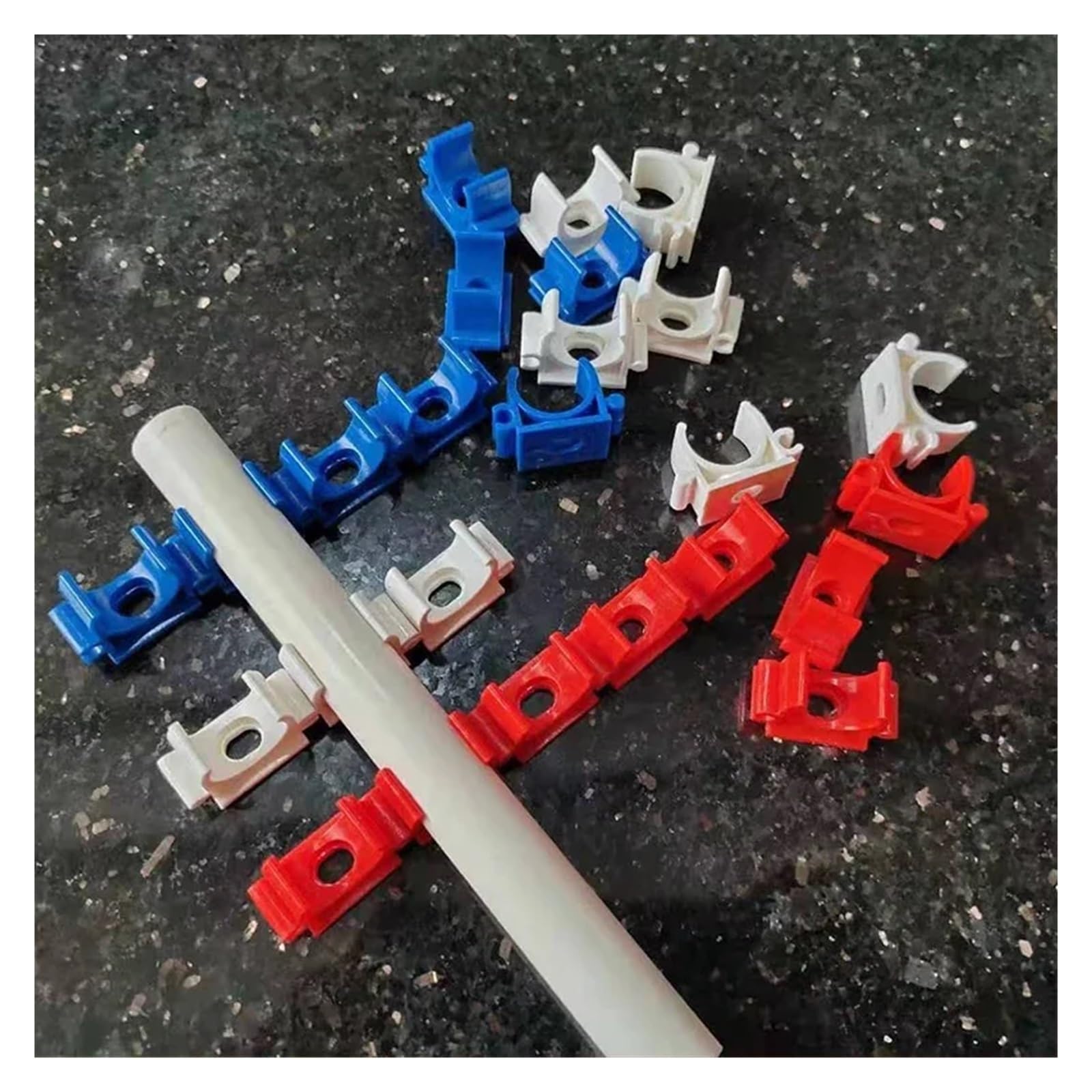 Lot de 50 Colliers De Serrage pour Tuyaux en PVC De 16 Et 20 Mm De Diamètre, Raccords en U pour Tuyaux d'eau (Rouge, 50 Pièces, 16 Mm).