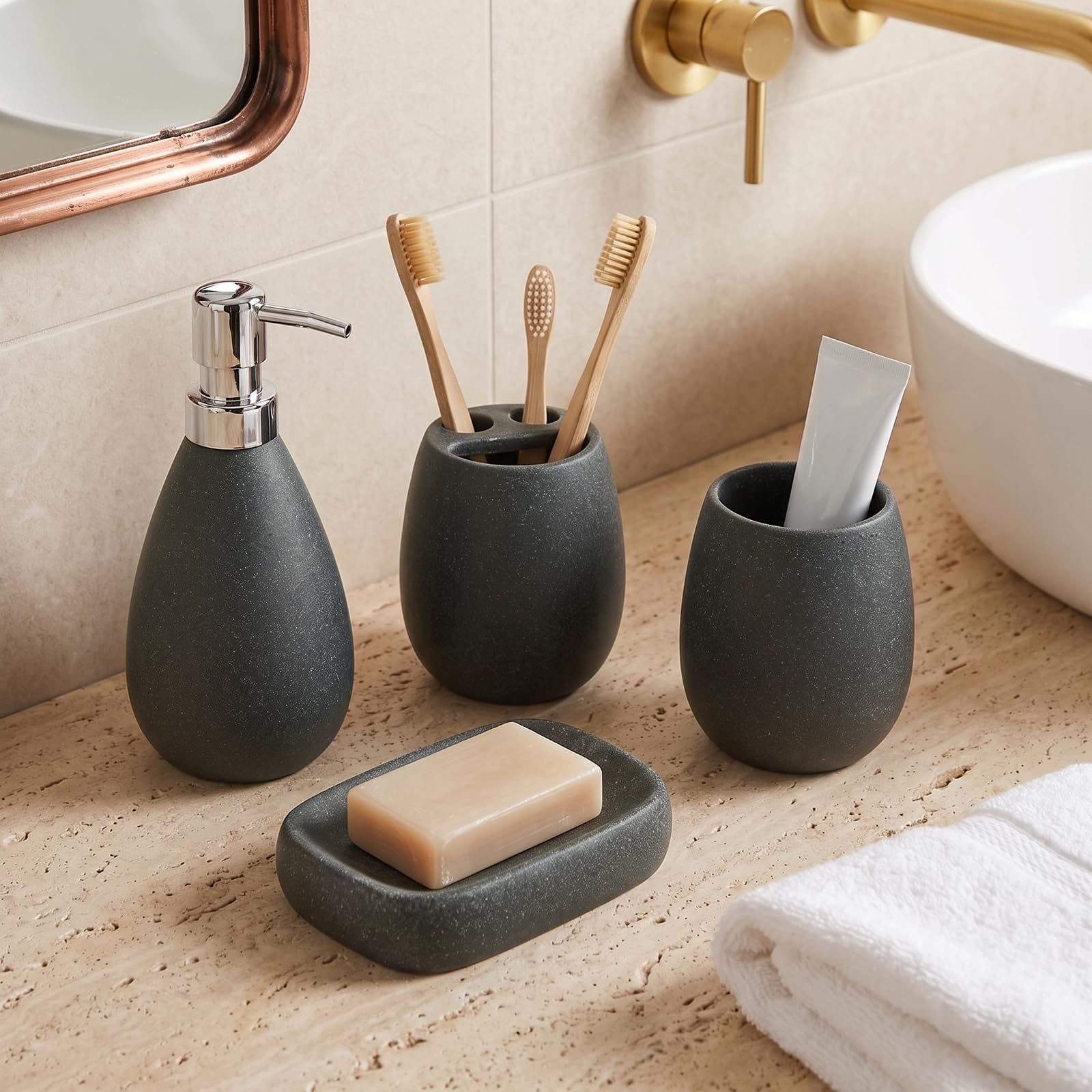 JOTOM Juego de 4 accesorios de baño modernos de lujo, juego de baño para dispensador de baño, soporte para cepillo de dientes, vaso de enjuague bucal, jabonera, color negro