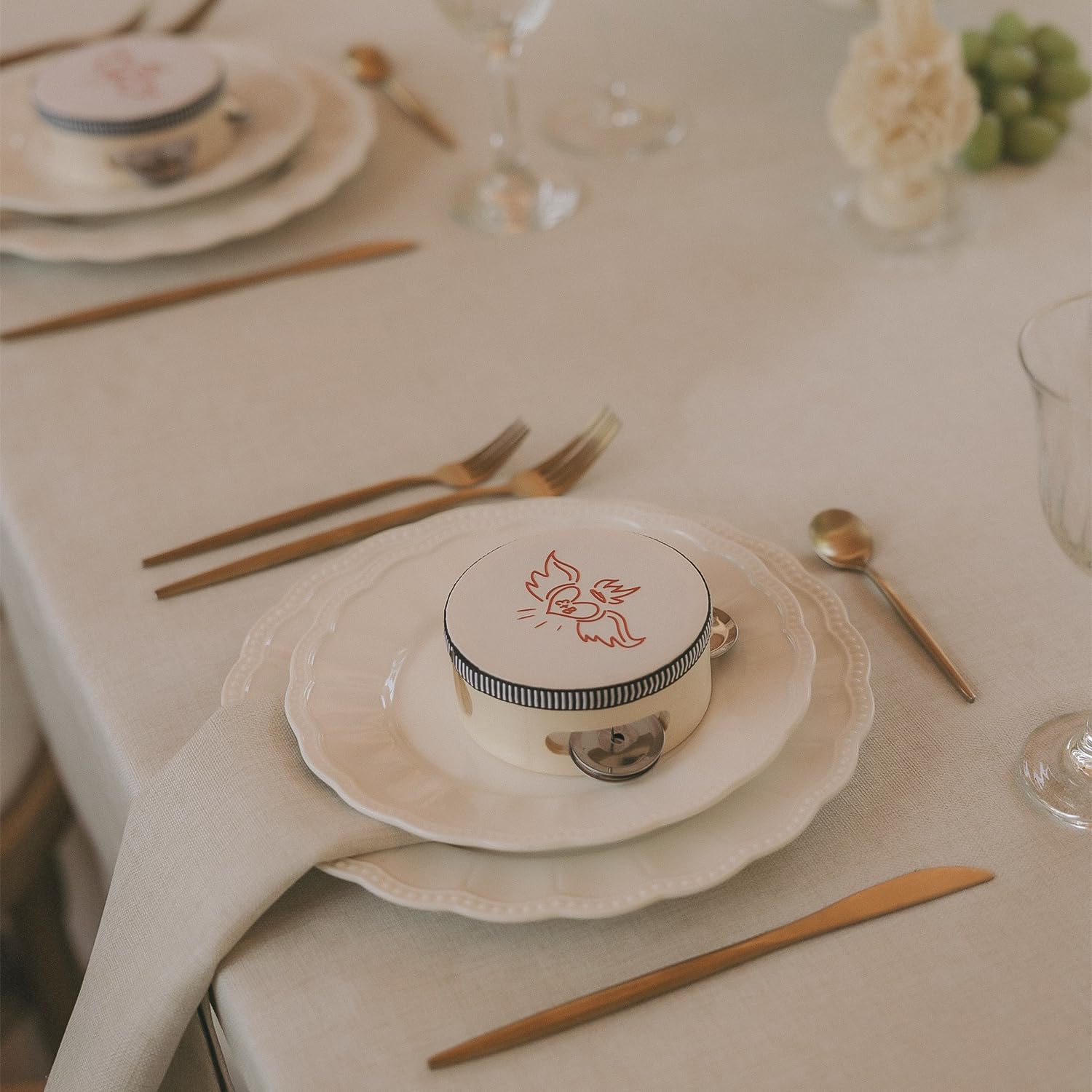Tamburello da 4 pollici per matrimoni, tamburello mini in metallo a fila singola con sonagli, accessori per la pista da ballo, tamburello a percussione manuale per ospiti, regalo per feste