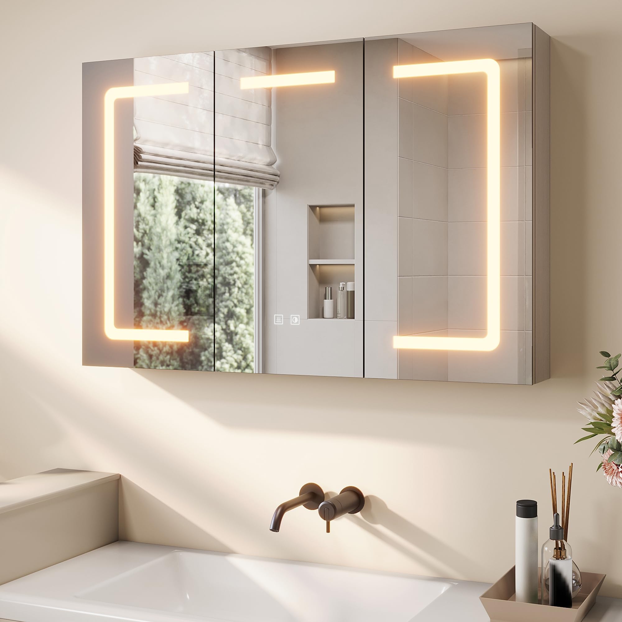 SONNI Spiegelschrank mit Beleuchtung 90x60 cm, 3 Türen LED Spiegelschrank Bad mit Anti-Beschlag, Steckdose, 3 Lichtfarben, Dimmbar, Vollständig Montiert