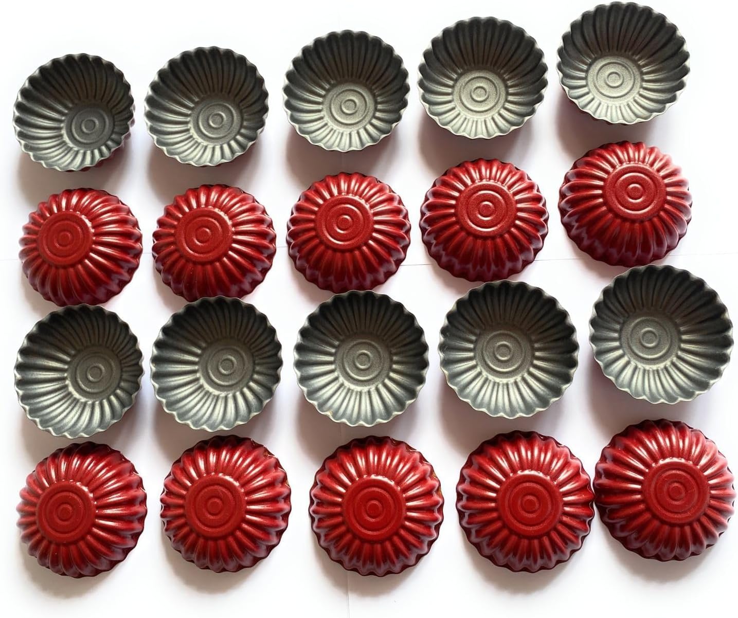Lot De 20 Moules En Inox Pour Mini Muffins/tartelettes - Diamètre 5,5 Cm - Argenté - Avec Aimant Frigo