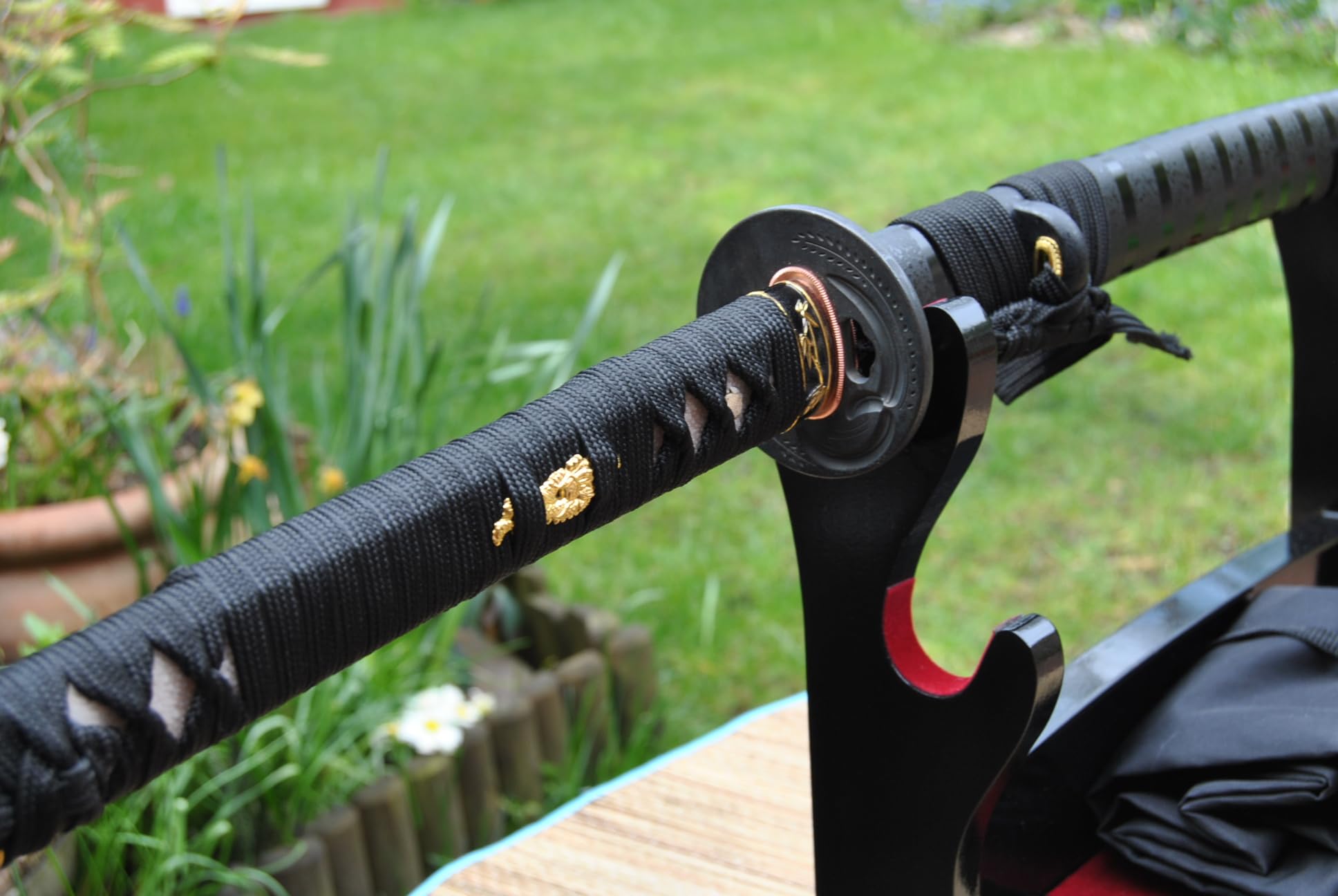 Samurai Schwerter Bamboo Katana Schwert - scharf, echt & handgeschmiedet - gefaltetes Katana Schwert ohne Ständer - echtes Japanisches Samurai Sword aus Kohlenstoffstahl - Japan Deko Katanas
