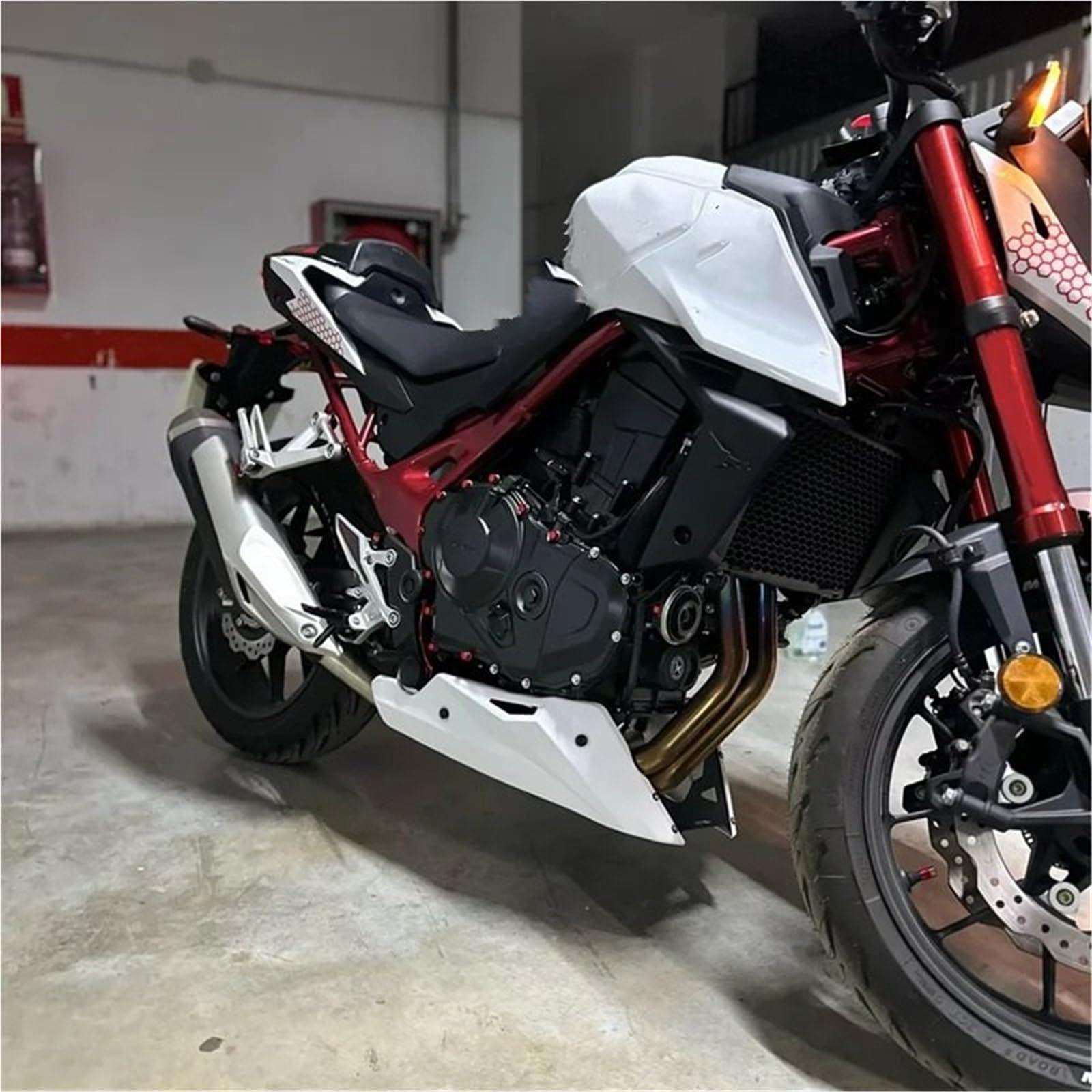 Front Bumper Splitter dachowy Osłona dolnej ramy silnika kompatybilna z modelem Pasuje do Honda CB750 Hornet 2023-2024