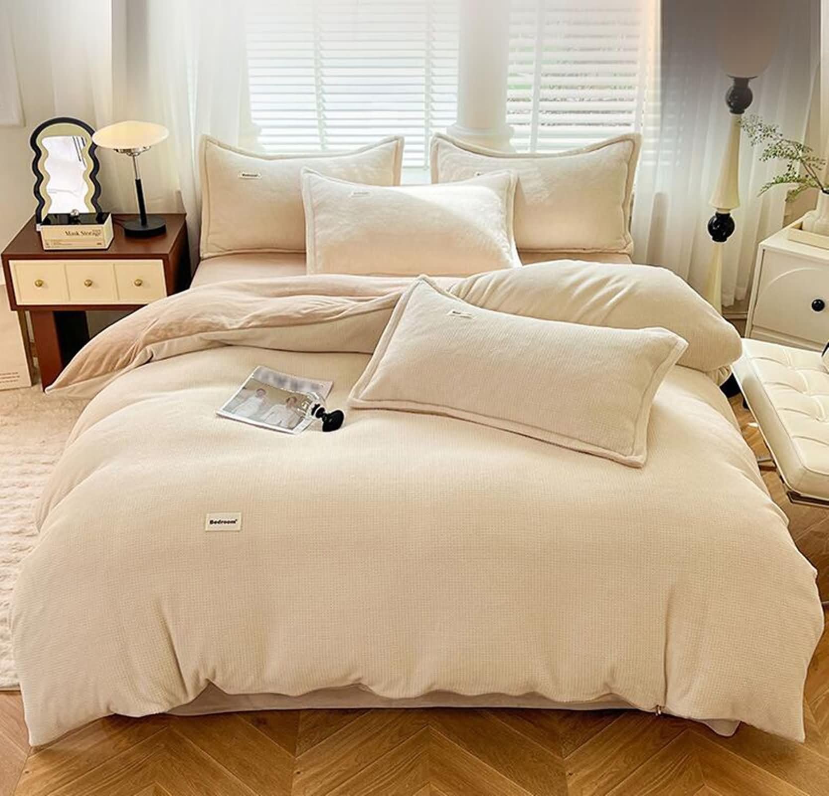 Velours Luxe Beige Kaki : Kit 4 Pièces Lit et Housse de Couette Gaufrier Raffinée