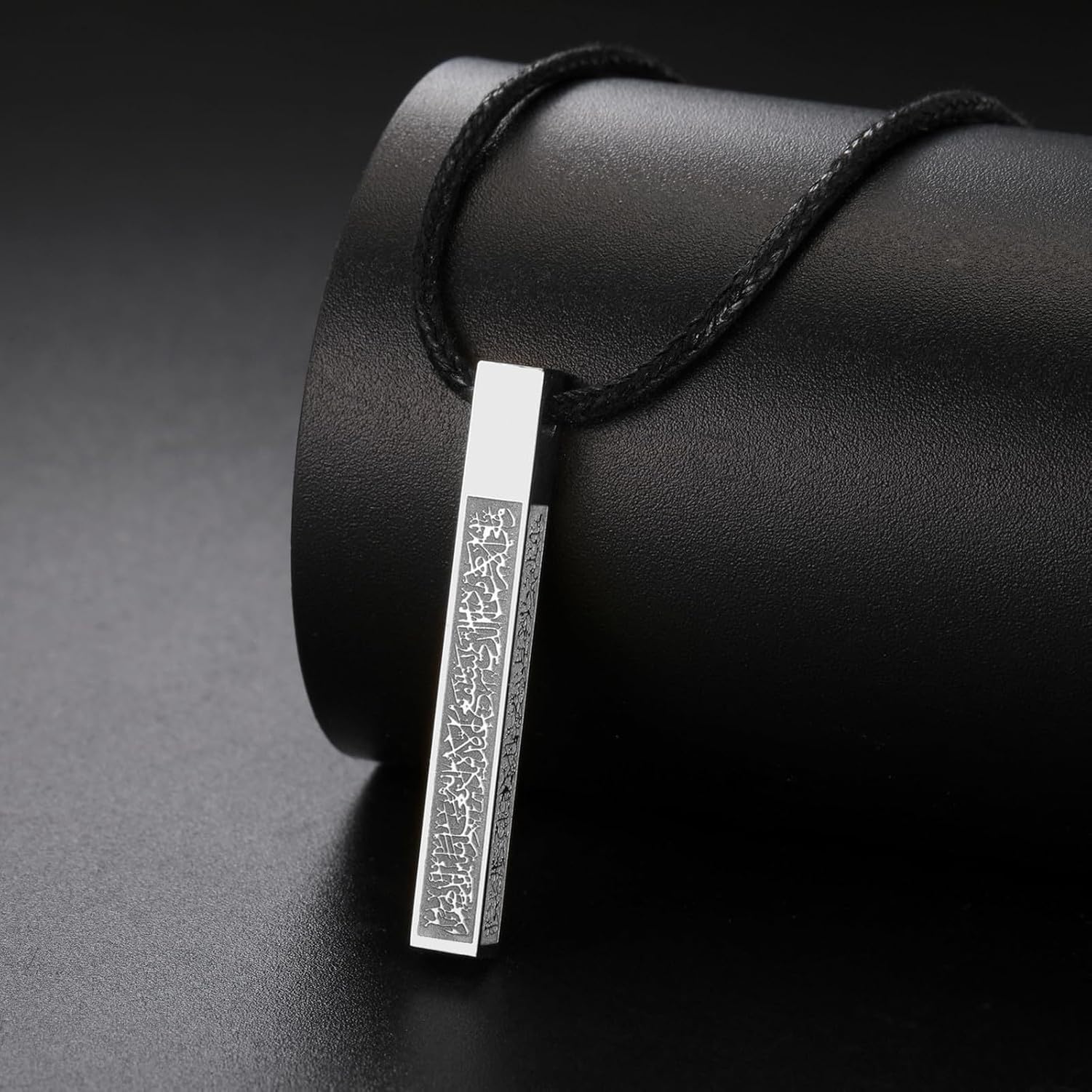 Collana Ayatul Kursi Islamica per Uomo Donna, Versetti Coranici Allah in Arabo 3D, Ciondolo Bar Minimal, Acciaio Inossidabile e Cordino in Pelle, Regalo Eid Gio, Silver Leather Rope