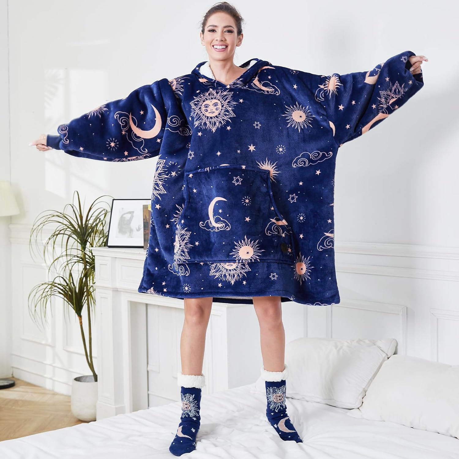 THREE POODLE Wearable Blanket Hoodie with Slipper Socks Set, Oversized Sherpa Blanket Sweatshirt Hoodie for Women Men Kids, Christmas Gifts - Image 7