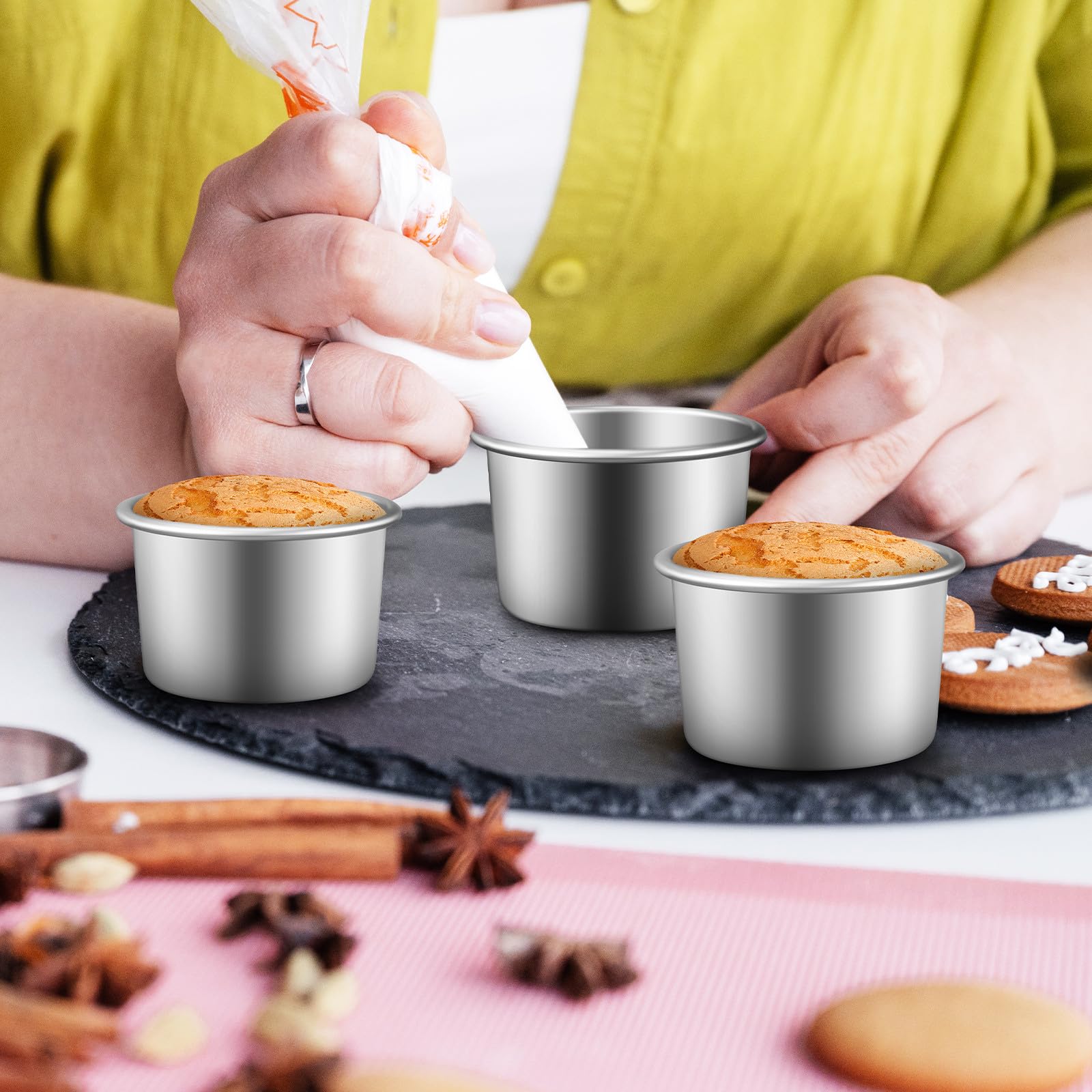 Molde para Tartas de Aluminio Redondo con Fondo Extraíble, Juego de 4 Piezas, Fácil de Limpiar y Calentamiento Rápido, Adecuado para Hornear en Casa