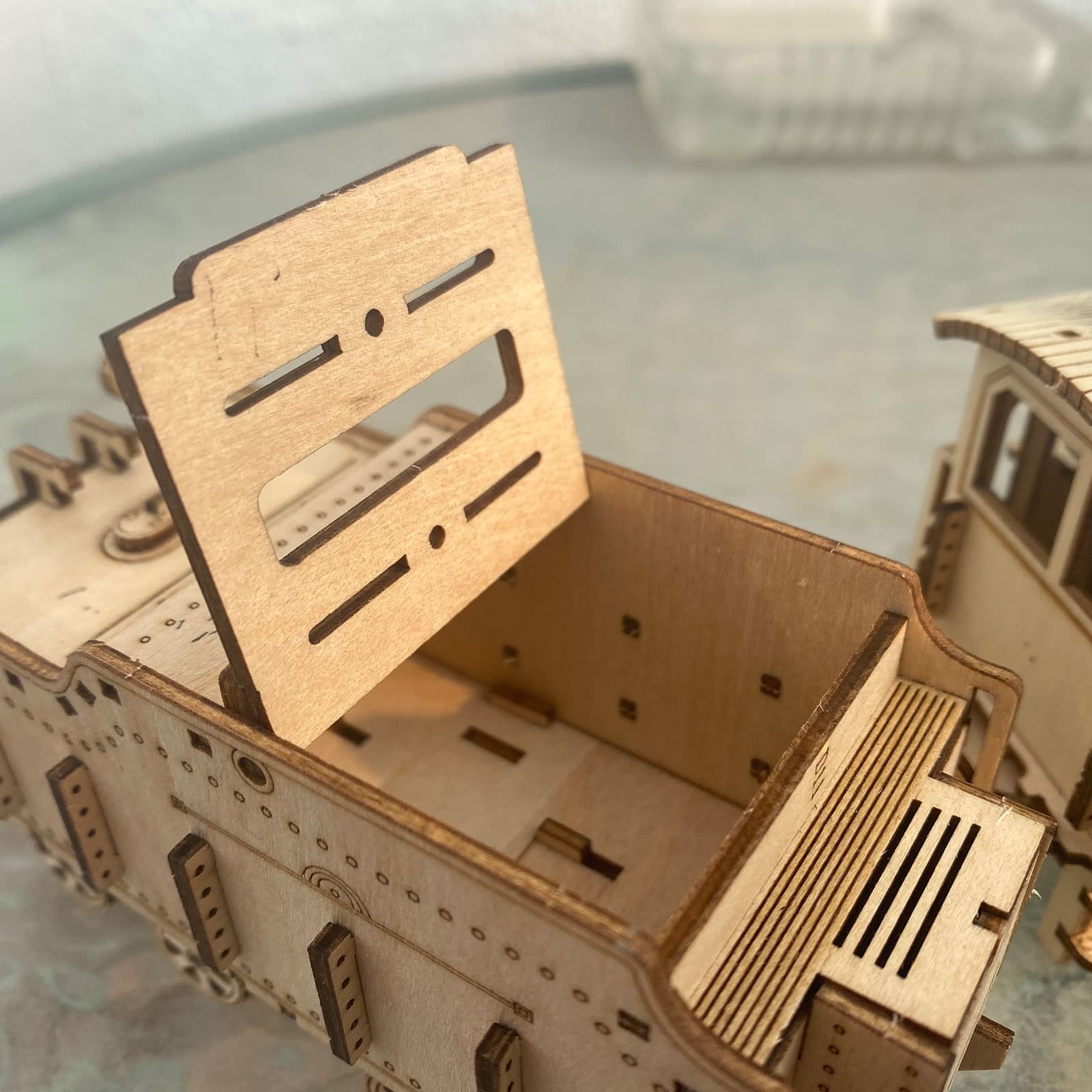 Szybki pociąg – "zrób to sam" 3D drewniane puzzle zestaw modelarski – wycinane laserowo drewniane puzzle zestaw do majsterkowania