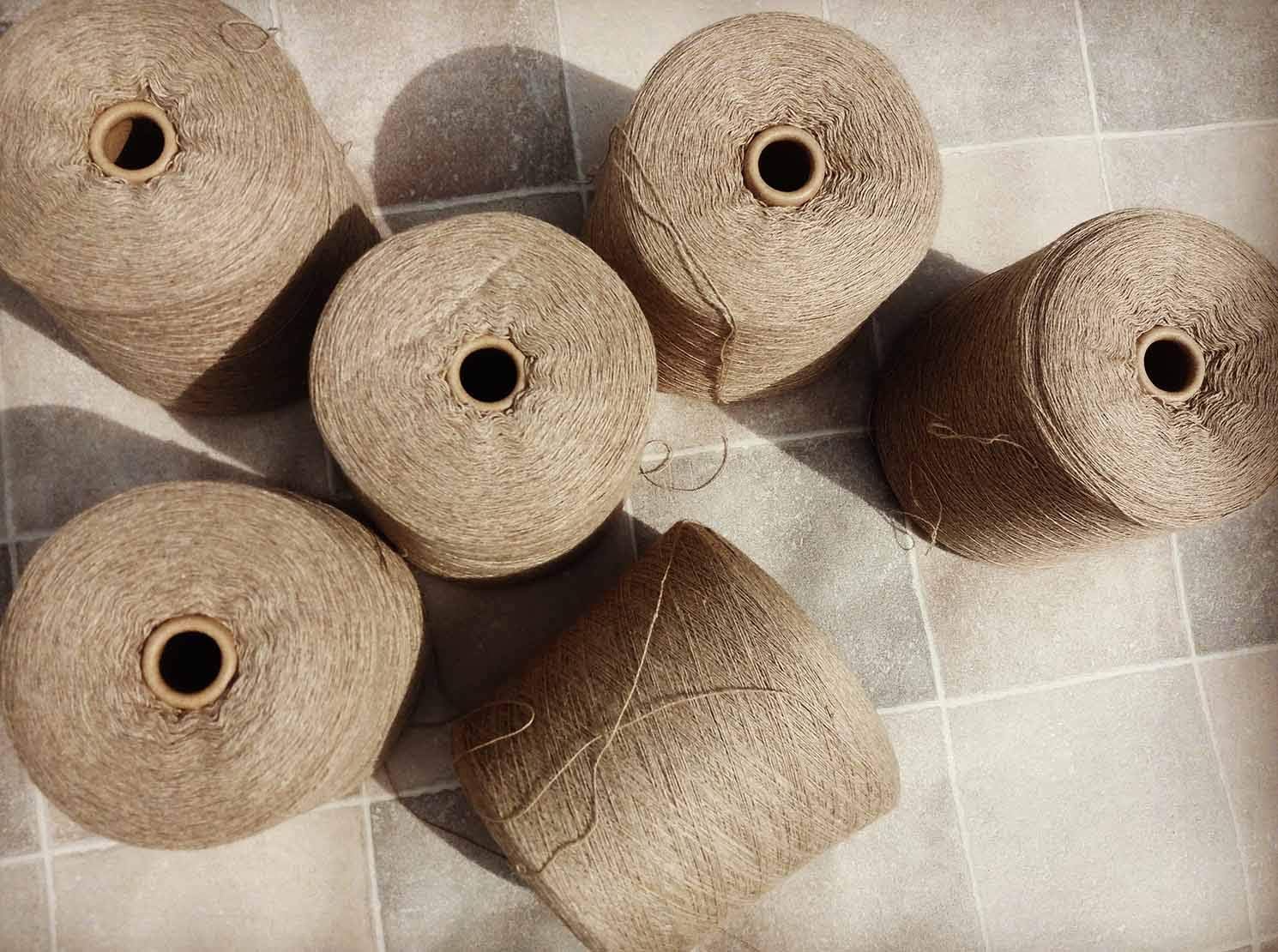 100% Peruvian Royal Alpaca Fibre (19.0 to 19.5 microns), 1 Alpaca Yarn Cone, Blended-Knitting-Yarn 2/28 nm, 1.0 kg, Natural White Ivory, Natural Color, No colorants, Silkiness