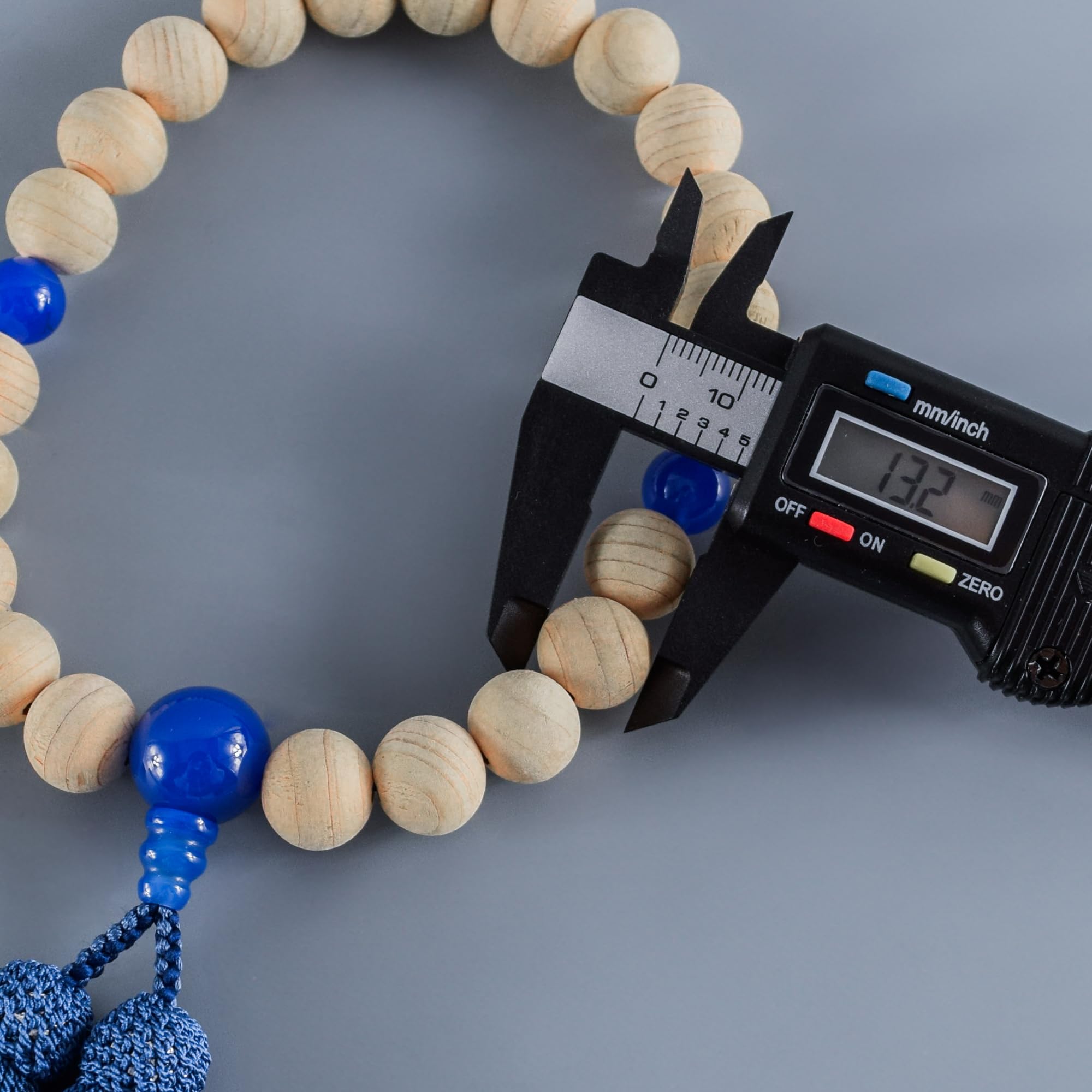 13 mm Fuji Hinoki drewno cyprysowe z niebieskim agatem Juzu jednoręczne koraliki modlitewne do buddyjskich ręcznie robionych koralików mala Kioto prezent prezent dla kobiet JUA158