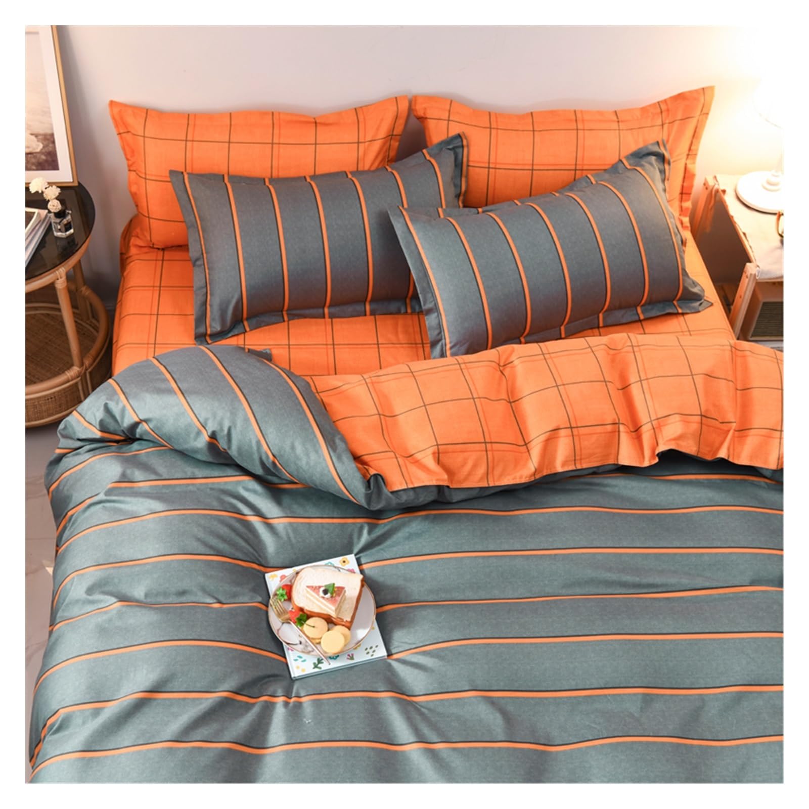 クイーンサイズのキルトカバーとシーツのセットです。 Amazon｜UOZZI BEDDING リバーシブルカラフルキルト3点セット