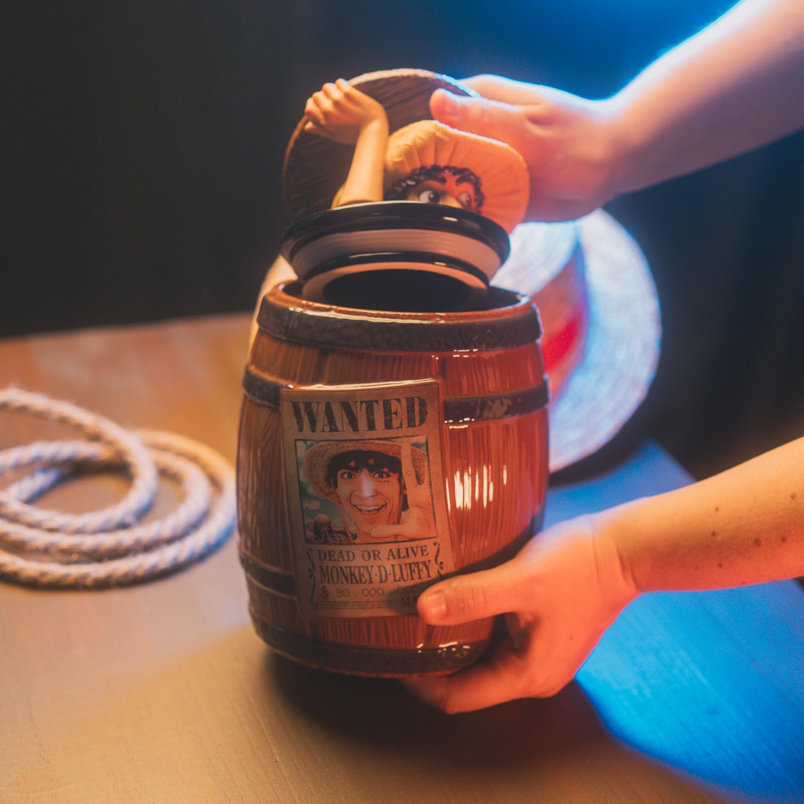 Grupo Erik Keksdose Keramik One Piece Manga - Aufbewahrungsbox mit Deckel Keksglas Groß 15 x 24 x 15 cm Vorratsbehälter mit Deckel - Offizieller Anime One Piece Merch Geschenke