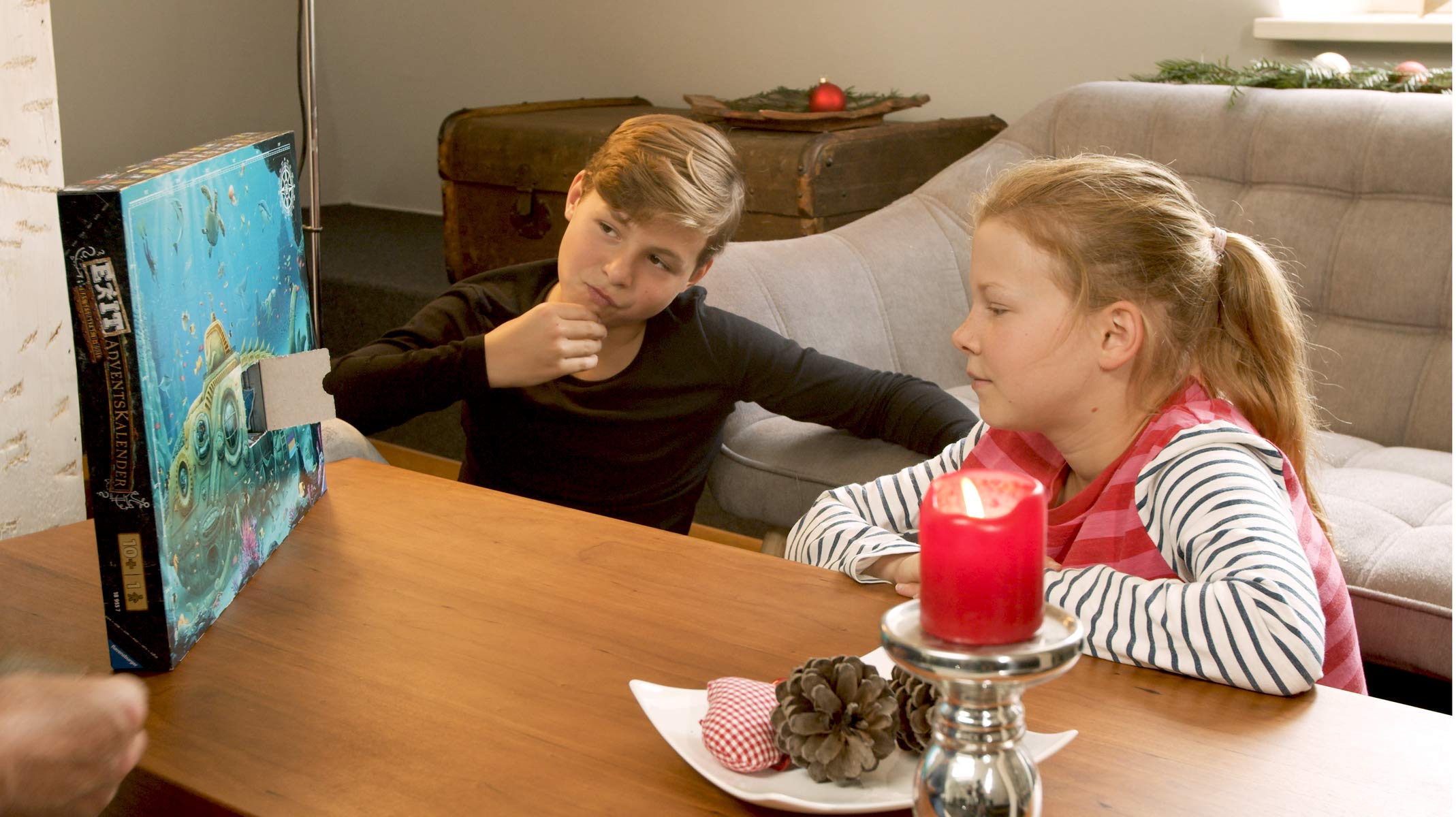 Ravensburger EXIT Adventskalender 2020 - Das gesunkene U-Boot - Ideal für Escape Room-Fans: 24 spannende Rätsel für Kinder ab 10 Jahren, Jugendliche und Erwachsene, 18955