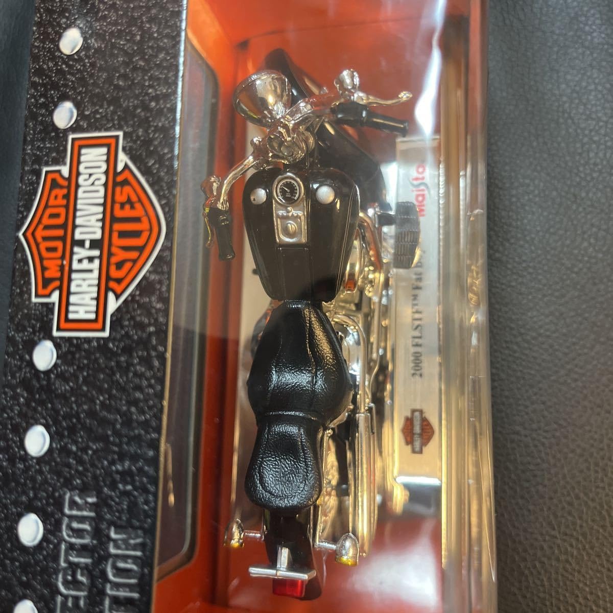 Amazon | 1/18 ハーレーダビッドソン HARLEY-DAVIDSON 2000 FLSTF Fat 
