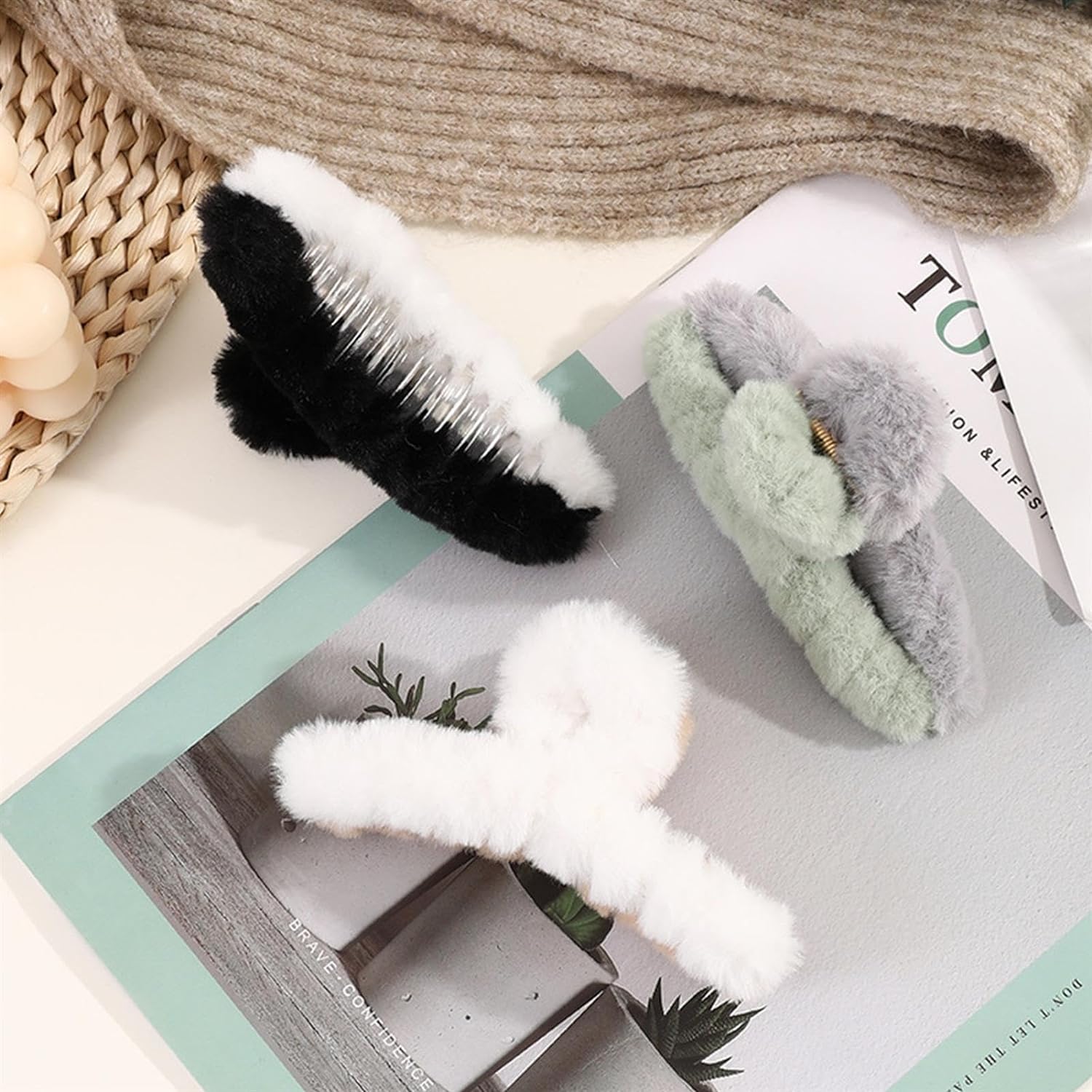 Cart Log dual colour claw clip- faux fur claw clip- furry claw clips for women- fur claw clip- fur clutchers for hair- claw clips for women large- clutcher for women hair (random) (2) (B0CZF36RZB) Amazon Price History, Amazon Price Tracker