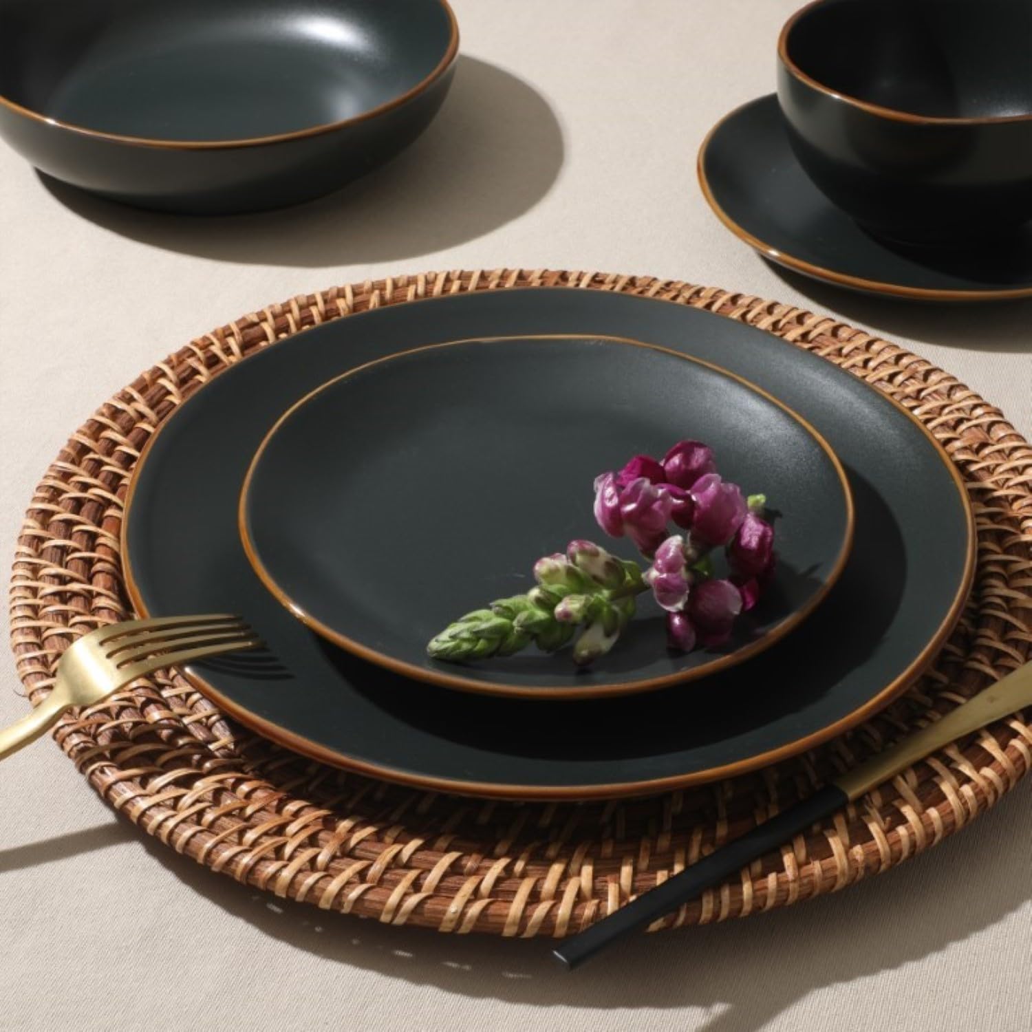 weles 食器　セット Amazon.co.jp: Gibson Home Hazeltine 16ピース ブラックストーン