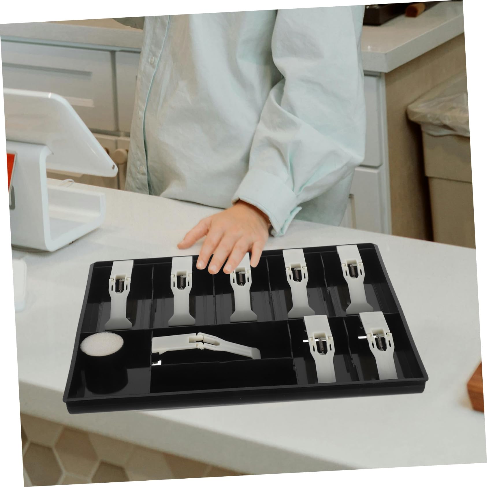 Organizzatore per Contanti Multi-scomparto con Clip per Uso in Negozio e Supermercato, Cassetto Portamonete in Plastica con 9 Scomparti