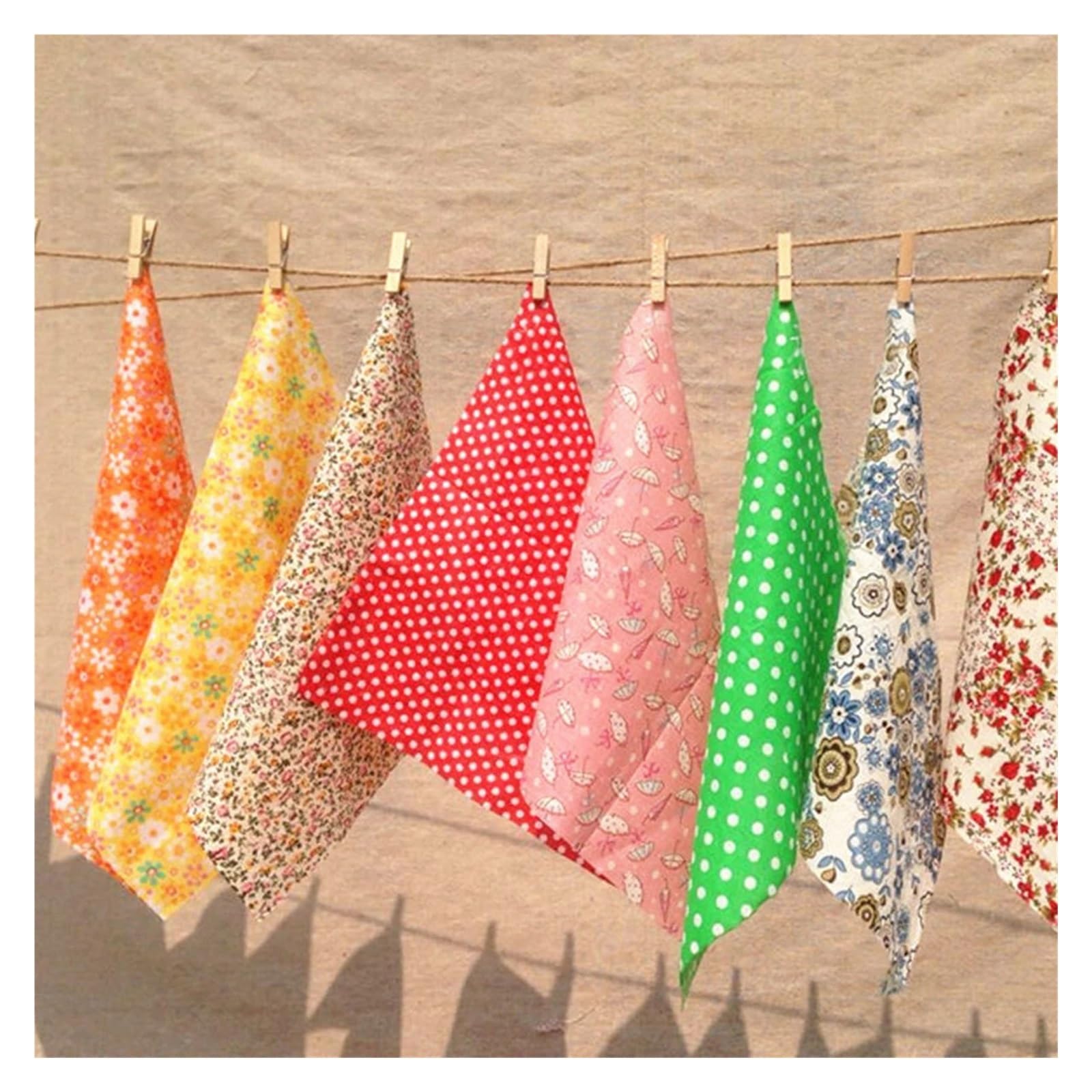 Patchwork Stoffe 100 Stück vorgeschnittene Baumwollstoffe in verschiedenen Farben for DIY-Projekte. Jedes Stück ist 10 x 10 cm groß