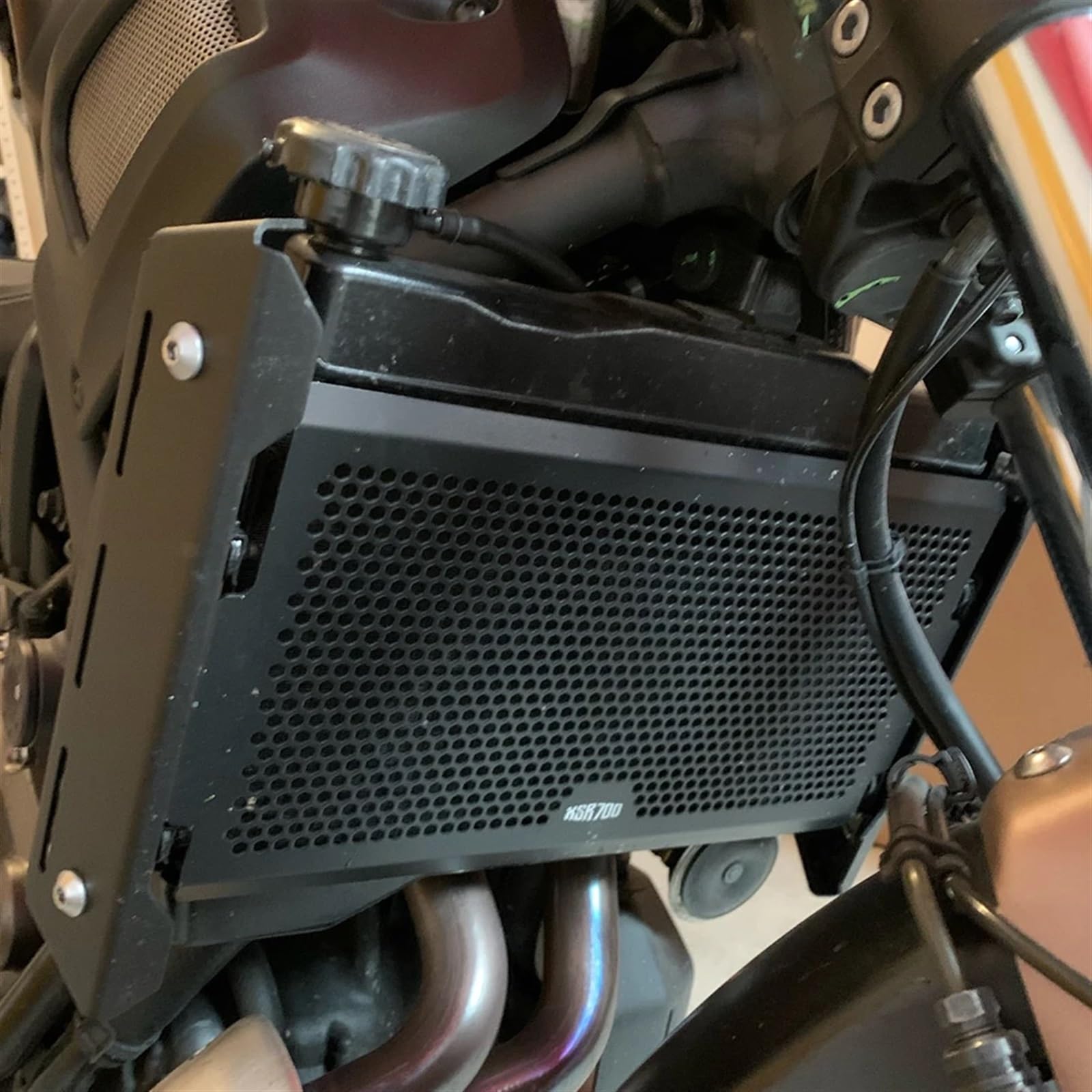 LOTFI Kühlerschutz, passend for Yamaha XSR700 XSR 700 XSR 700 2016 2017 2018 2019 2020 2021 2022 2023. Kühlergrill-Schutzabdeckung (Size : BLACK XSR700)