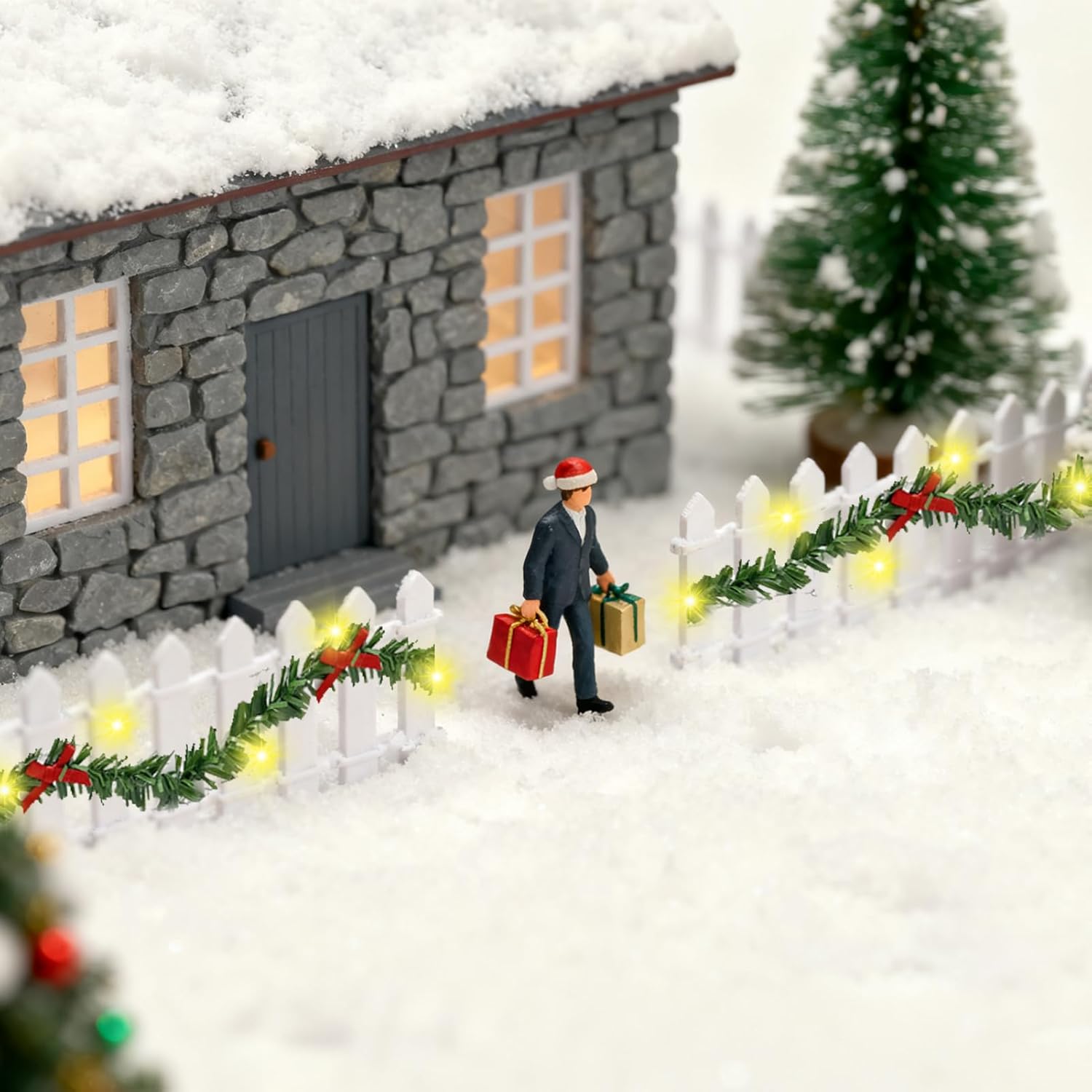 4 Pieces Christmas Village Accessories Decorative Fences Garden, White Christmas Decorative Picket Fence Snow Accessories for Xmas Dollhouse Collections Snow Figurine Mini Village Landscape