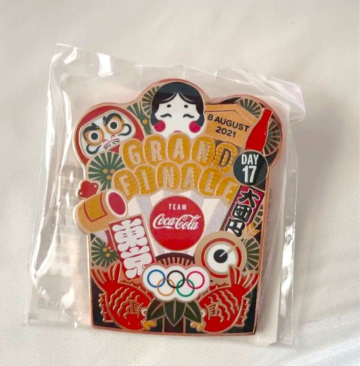 コカコーラ ピンバッジ DAY17