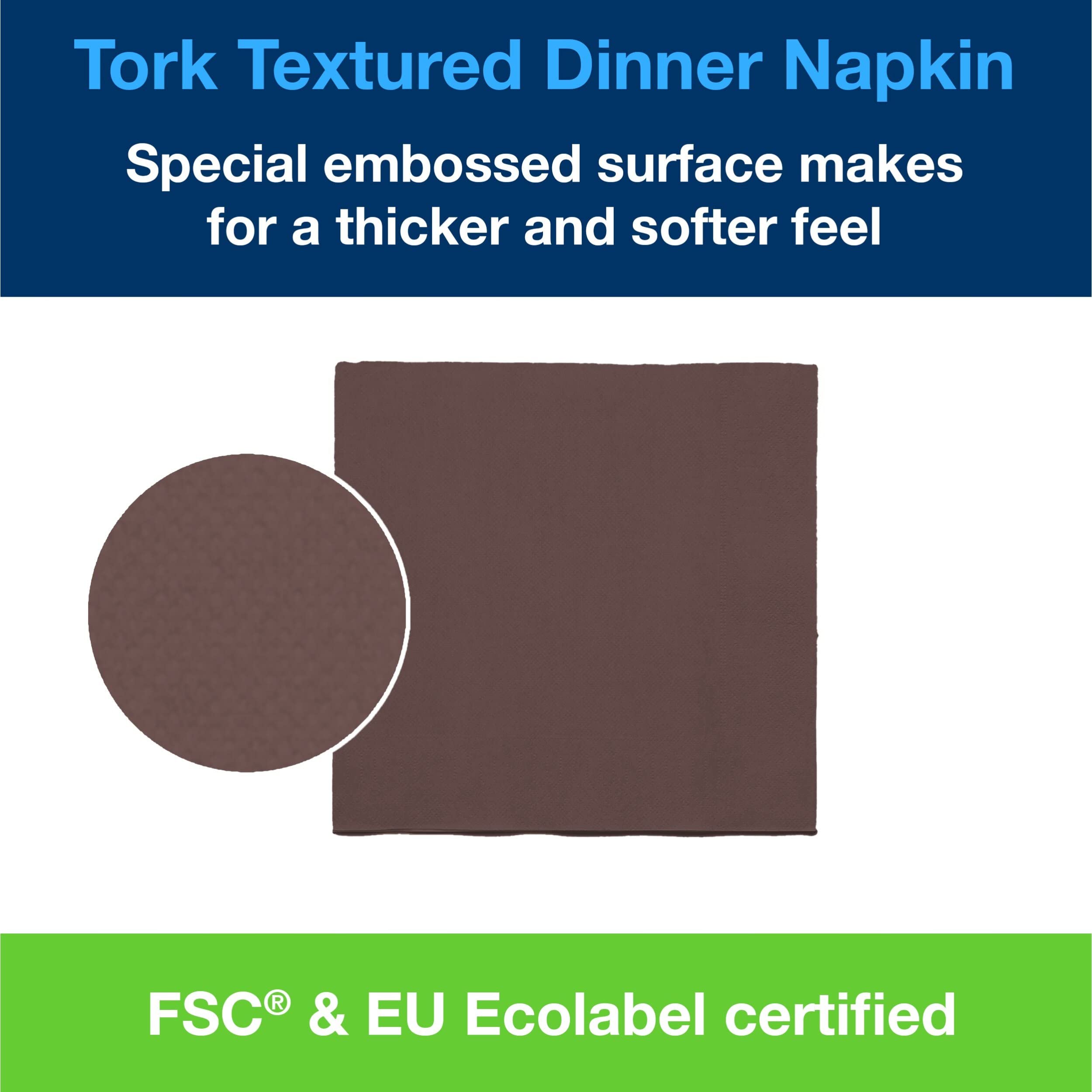 Tork 509418 - Dinner Servilleta de papel gofrado para cena, 2 capas, 18 paquetes x 50 unidades (900 servilletas), pliegue 1/4, 38 cm x 39 cm, color marrón