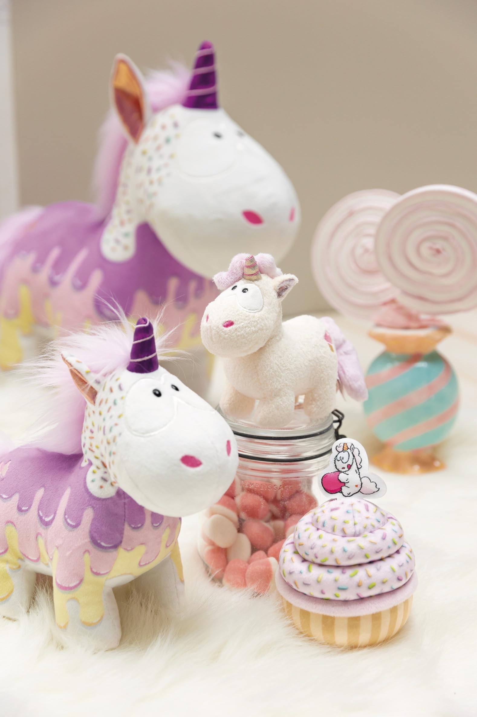 NICI 61910 Sweety Rainbow Unicorno di peluche morbido, tenero pupazzo per coccole e giochi, per adulti e bambini, 45 cm, bianco