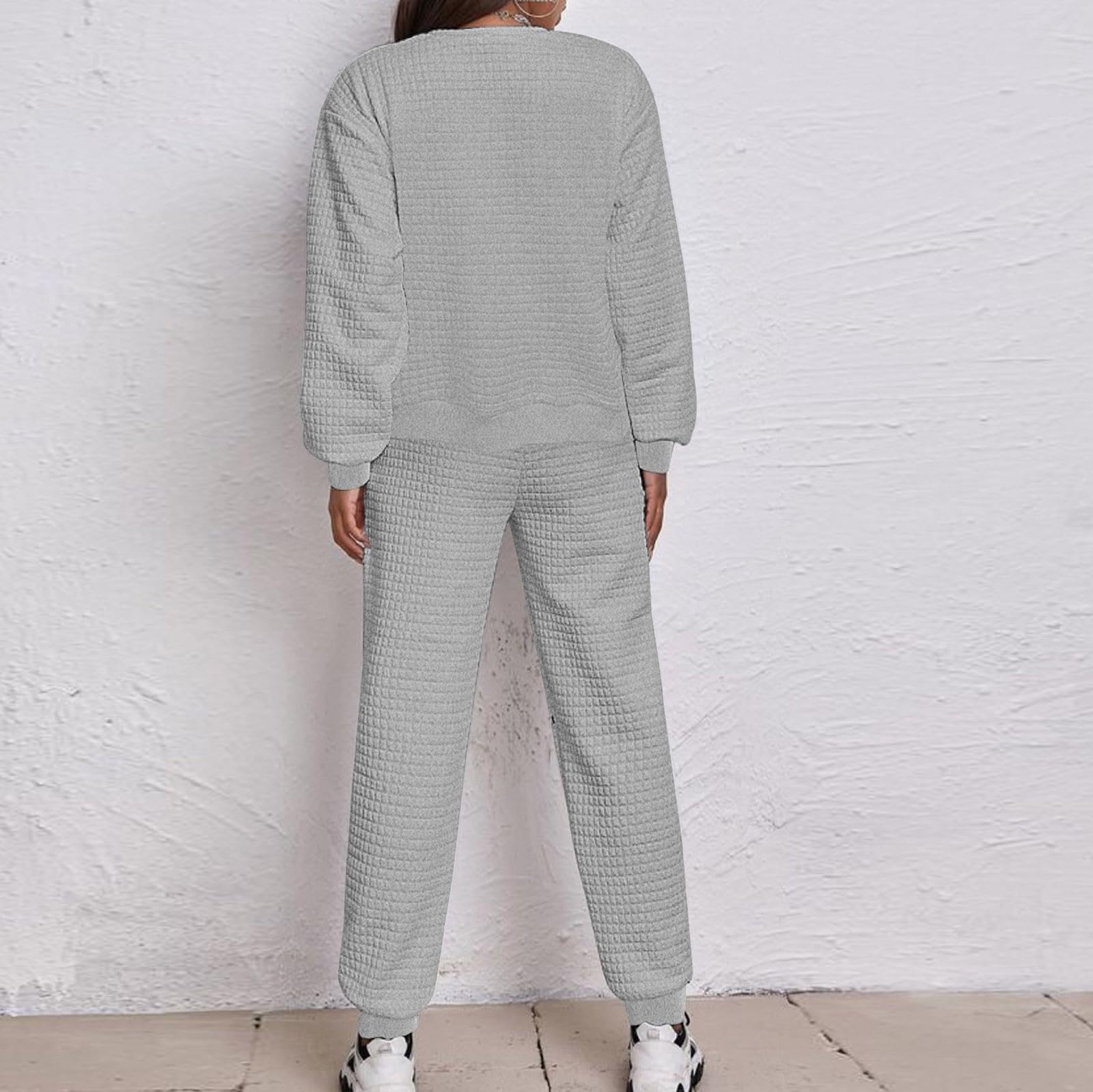 Ensemble de pyjama 2 pièces à carreaux pour femme | Haut à manches longues et col rond et pantalon de pyjama douillet uni élastique