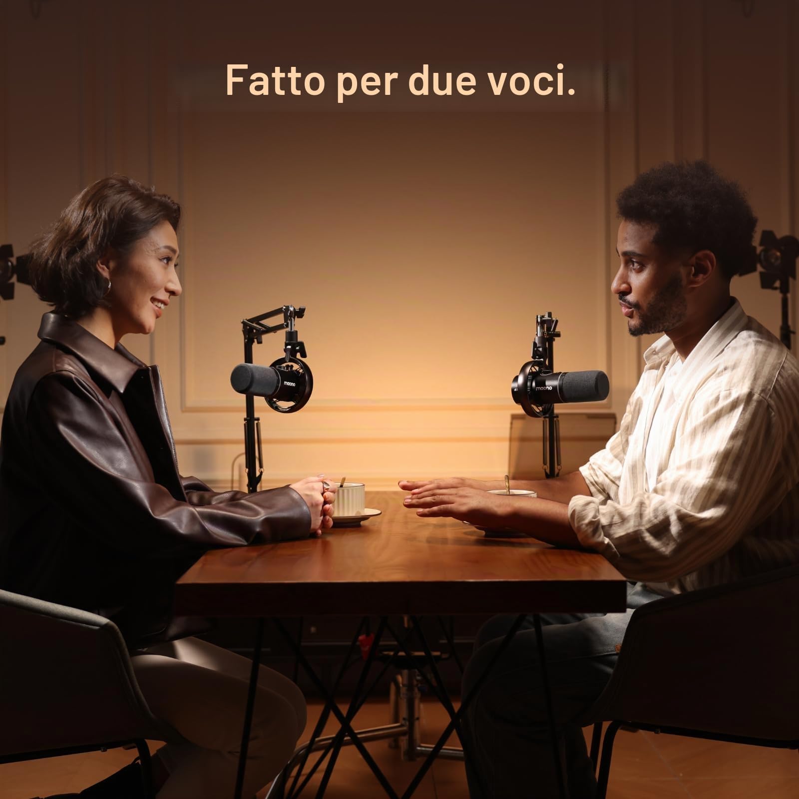MAONO PD200W Hybrid Microfono per Podcast da PC, Senza Fili, USB/XLR Microfono Dinamico Braccio di sollevamento, Software, Cancellazione del Rumore, Podcast, Streaming, gaming, Home Studio e Voceover