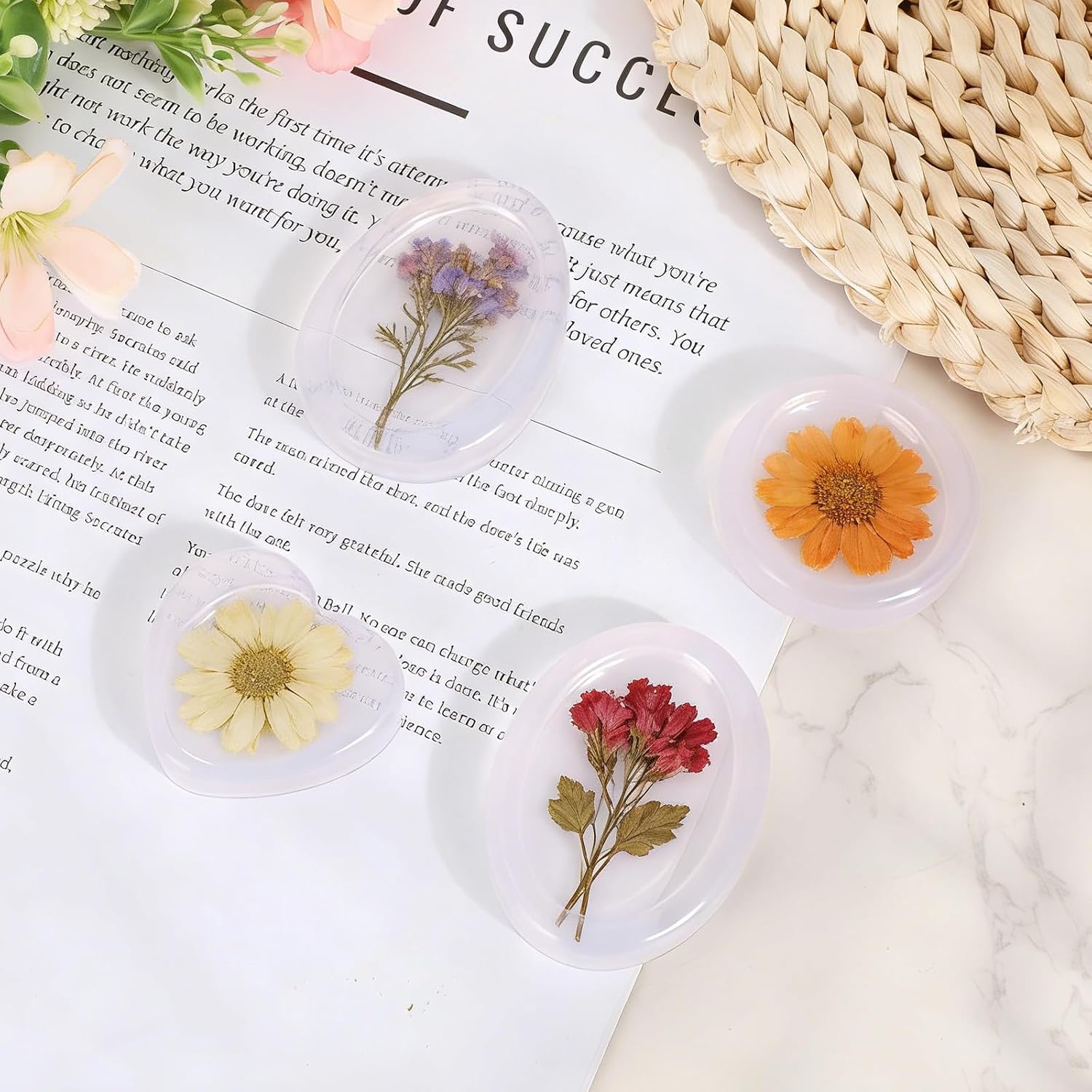 2pcs Worry Stone Resin Silicone Mold, Thumb Worry Stone Resin Mold Epoxy Casting Mould with 4 Shaped Cavity for Flower Preservation Meditation Calming Down Emotion Management