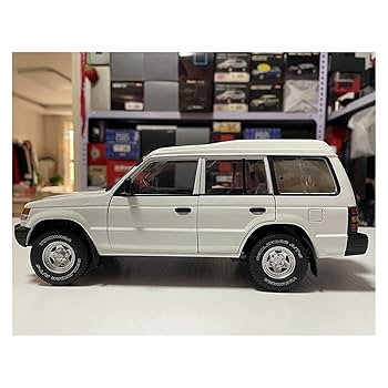 203-011 YC MODEL 1/18 三菱 パジェロ ホワイト 203-011 YC