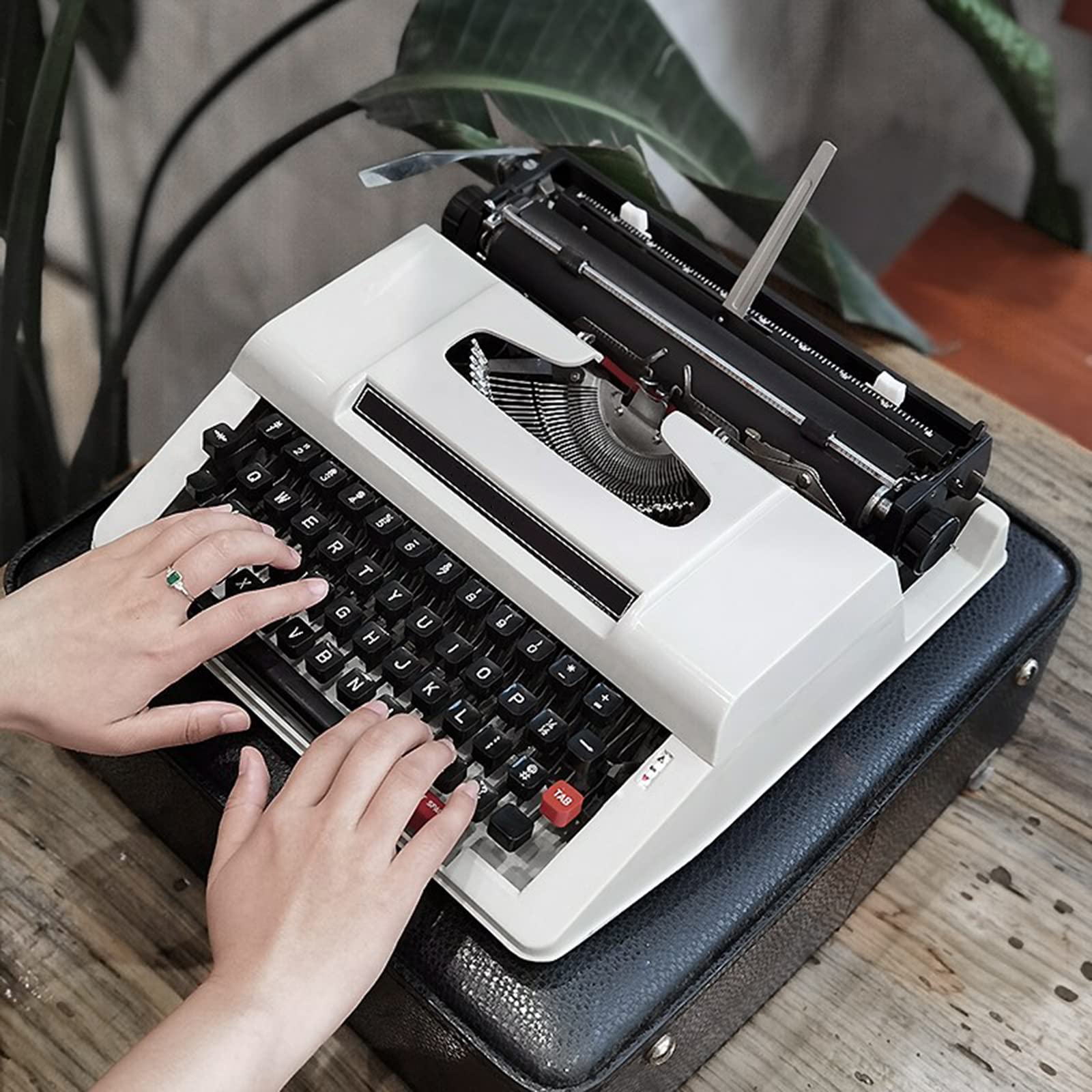 ZXNQ Classic Retro Manual Typewriter (White) English Machinery