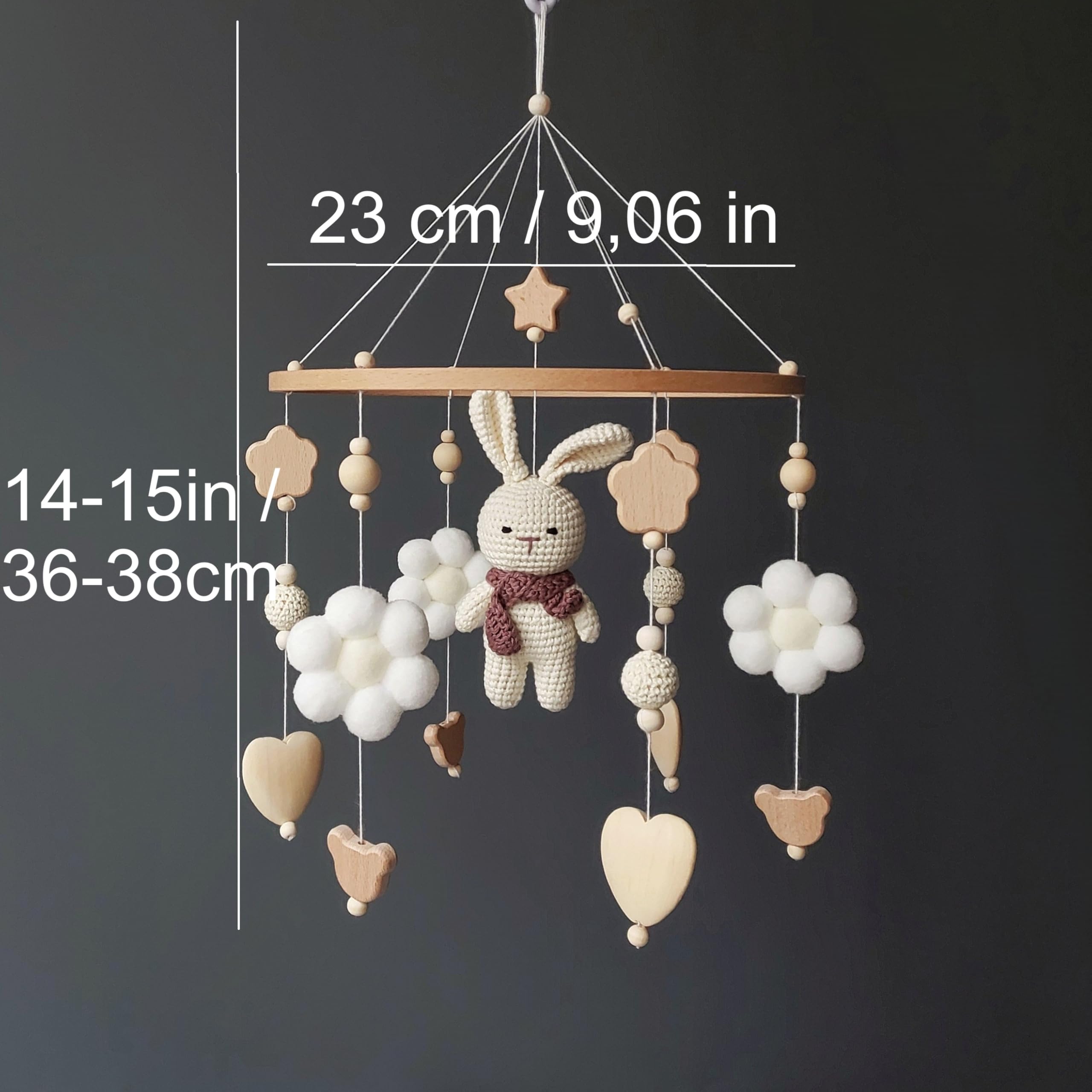 Gehäkeltes Baby Mobile Hase – Mädchen Krippen Deko aus Holz, Crochet Bunny Babybett-Anhänger, Neutraler Waldtier Nursery Schmuck – Handgemachtes Geschenk zur Babyparty