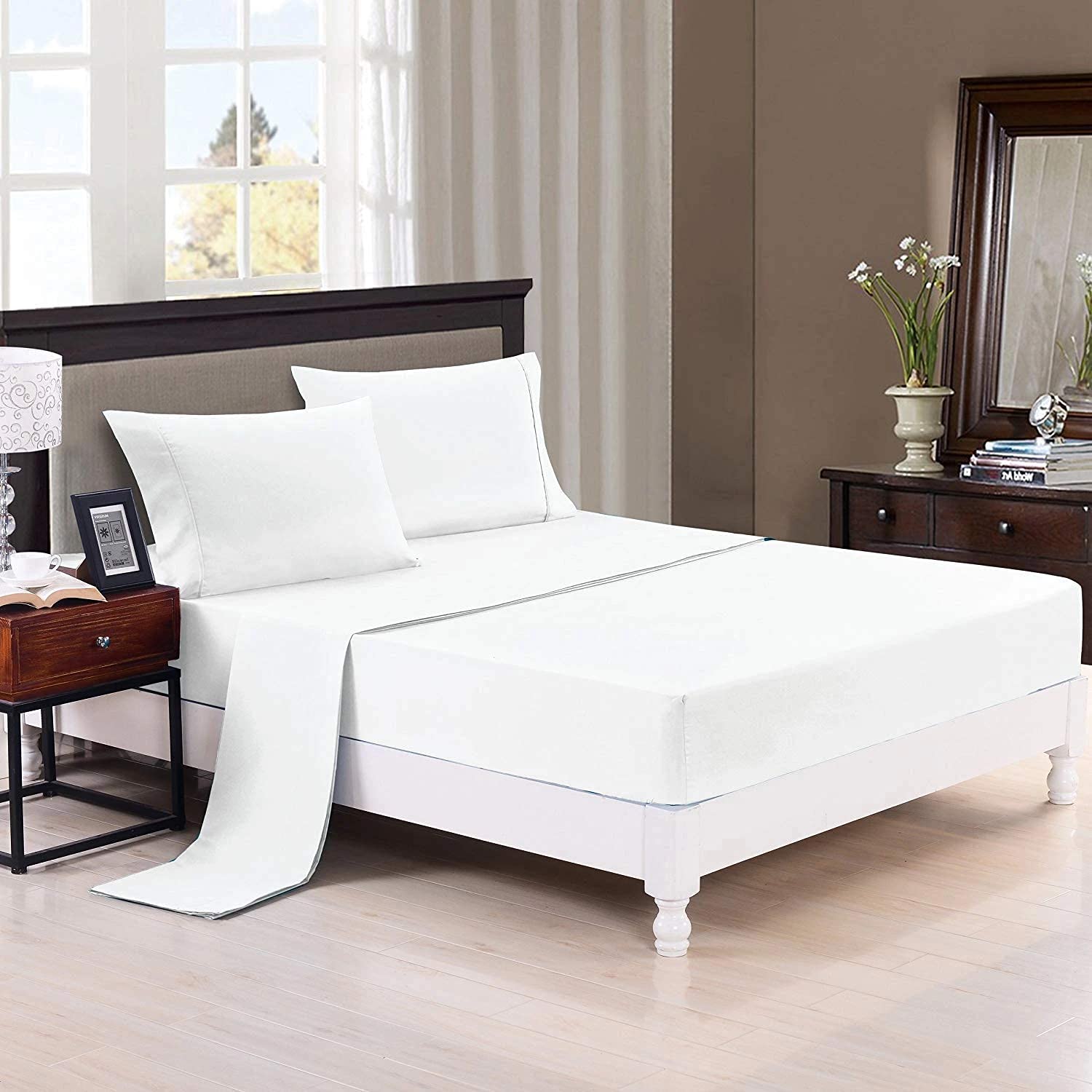 Enchant Home Orchid Collection Pure Cotton King Size Bed Sheet with 4 Pillow Covers - Snow White (400 TC Cotton Plain)